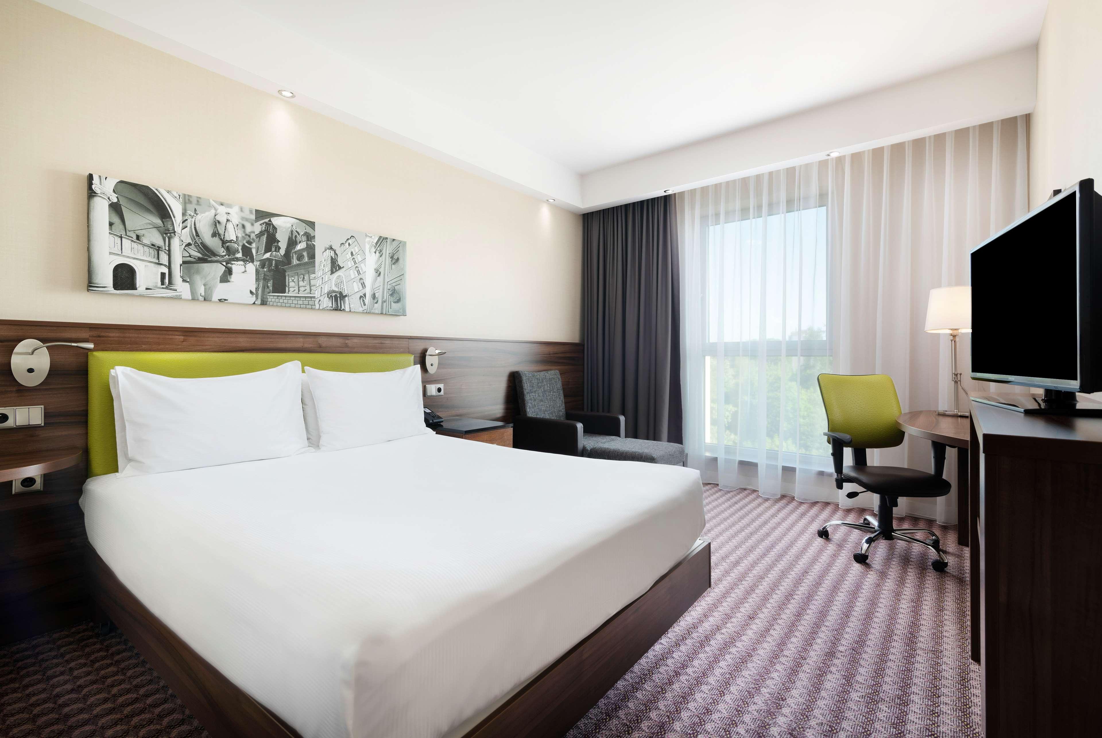 تصاویر Hotel Hampton by Hilton Krakow