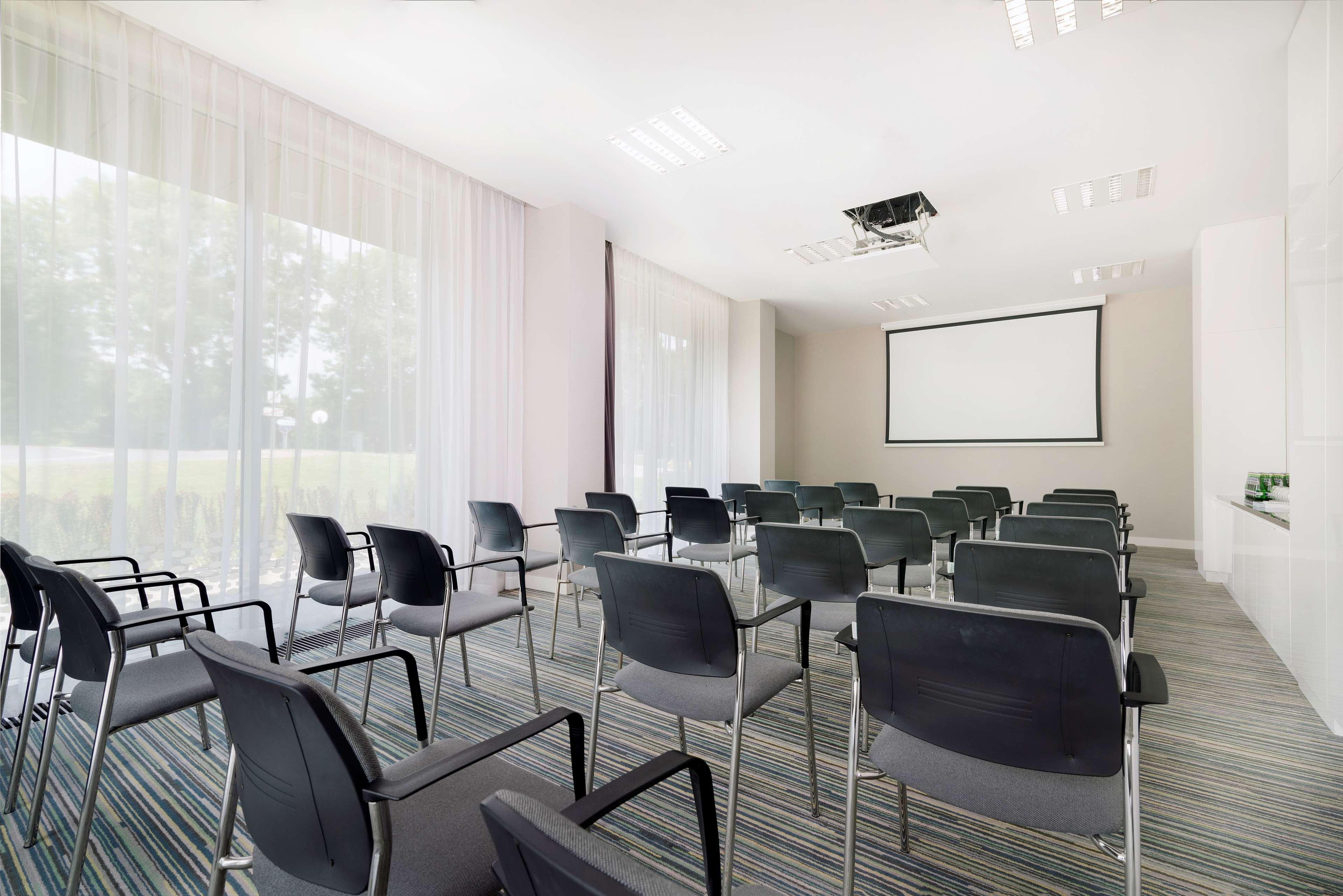 هتل Hampton by Hilton Krakow کراکو