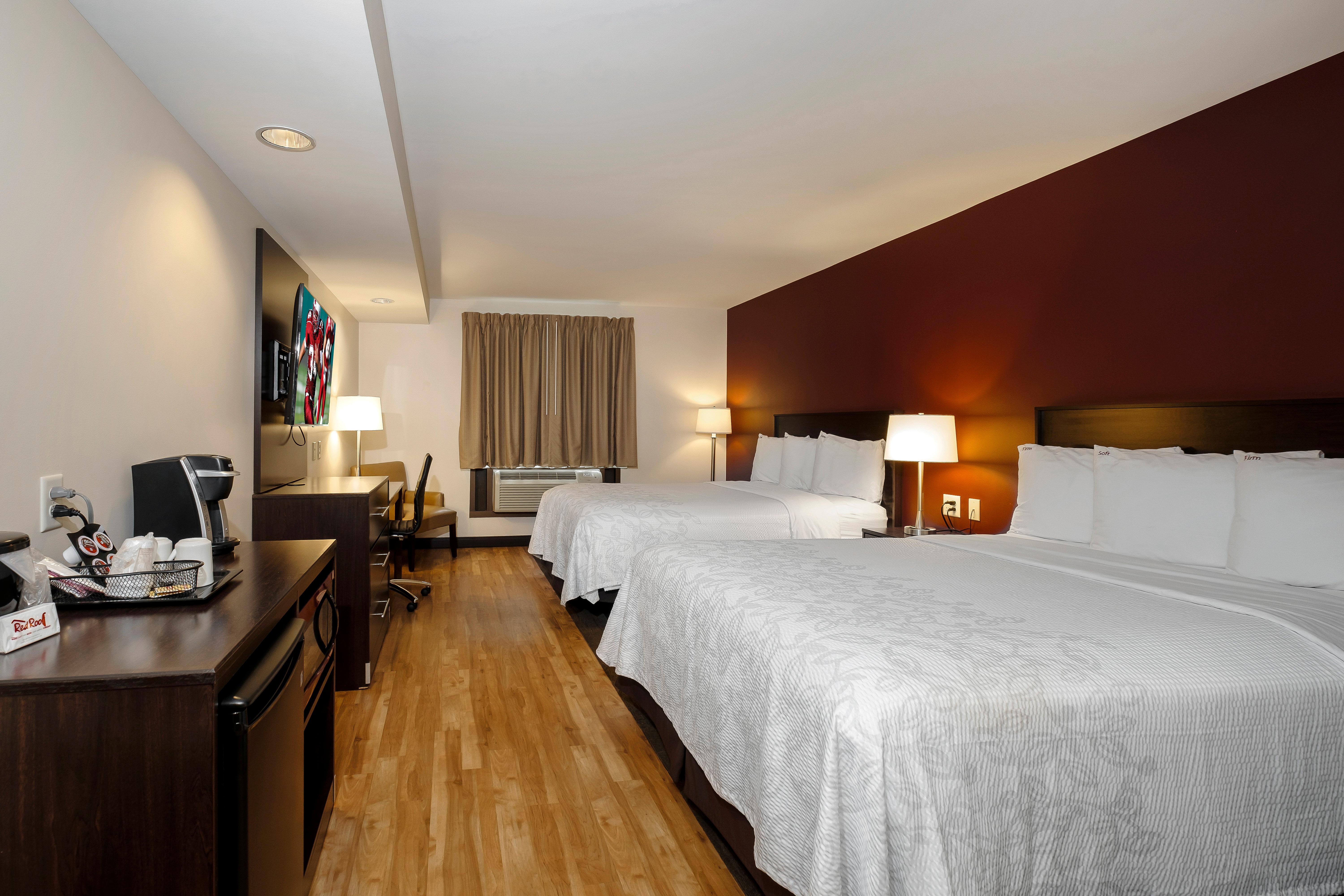 هتل Red Roof PLUS+ & Suites Malone Malone