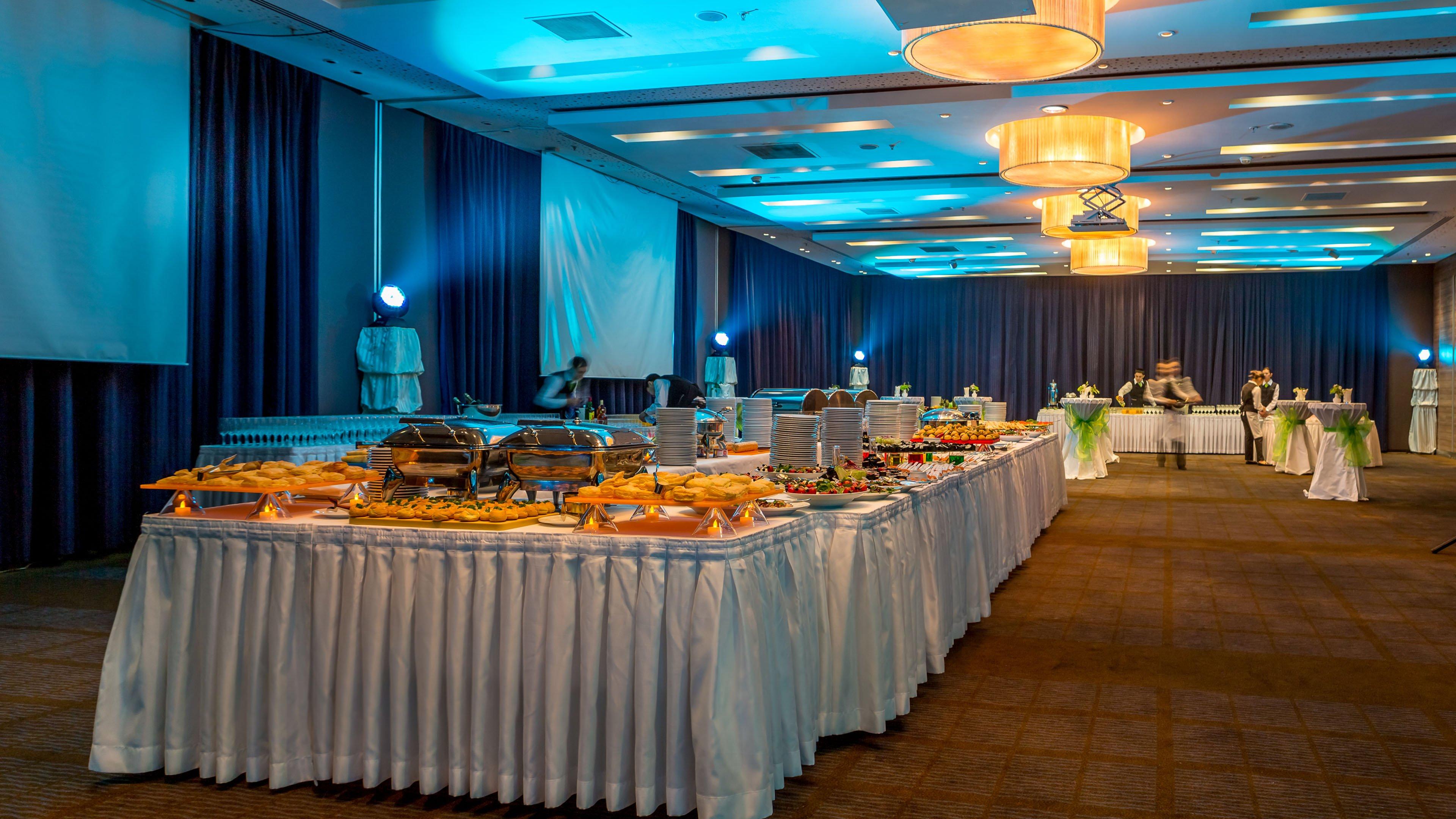 هتل Holiday Inn Almaty آلماتی
