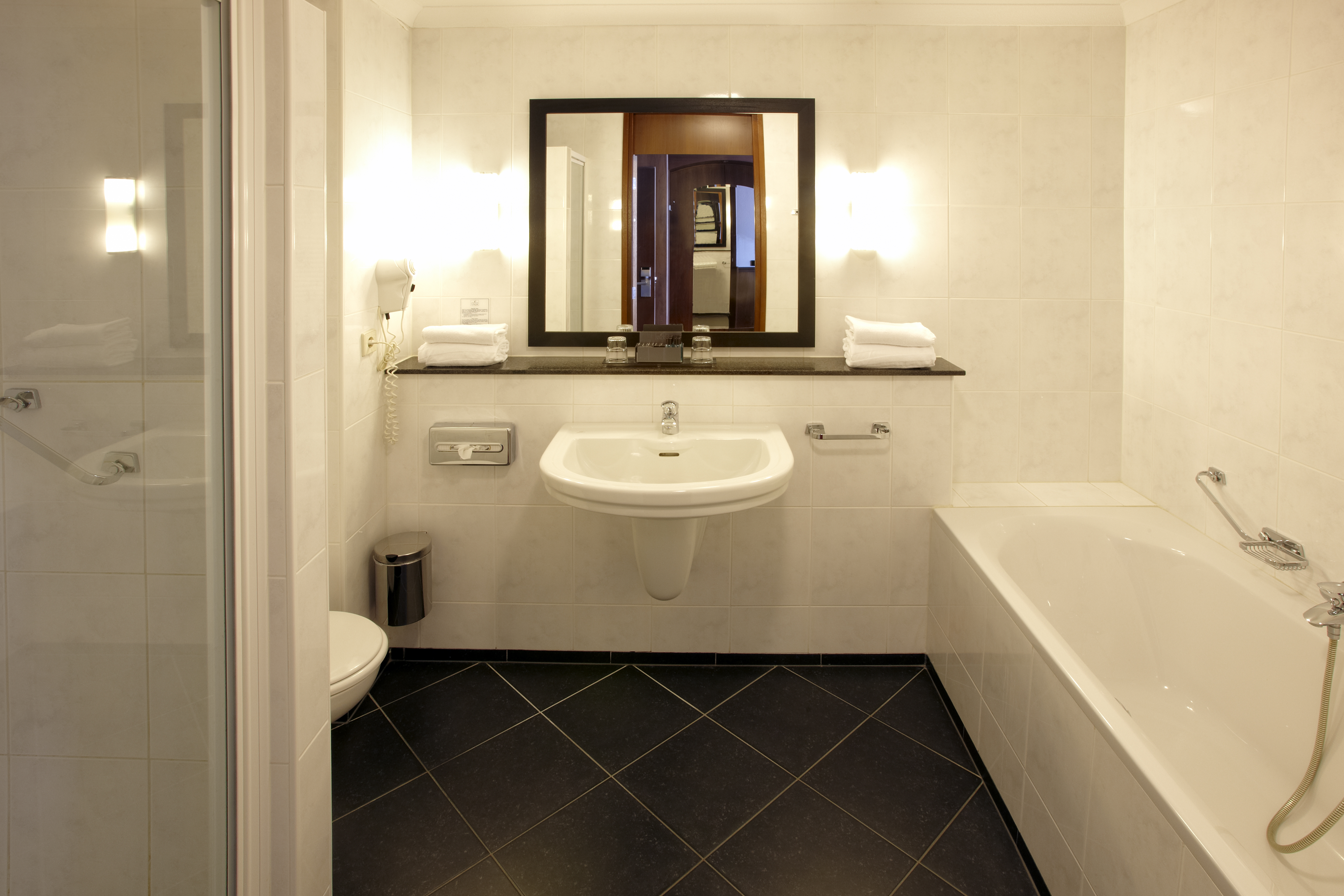 هتل Van der Valk Volendam Katwoude