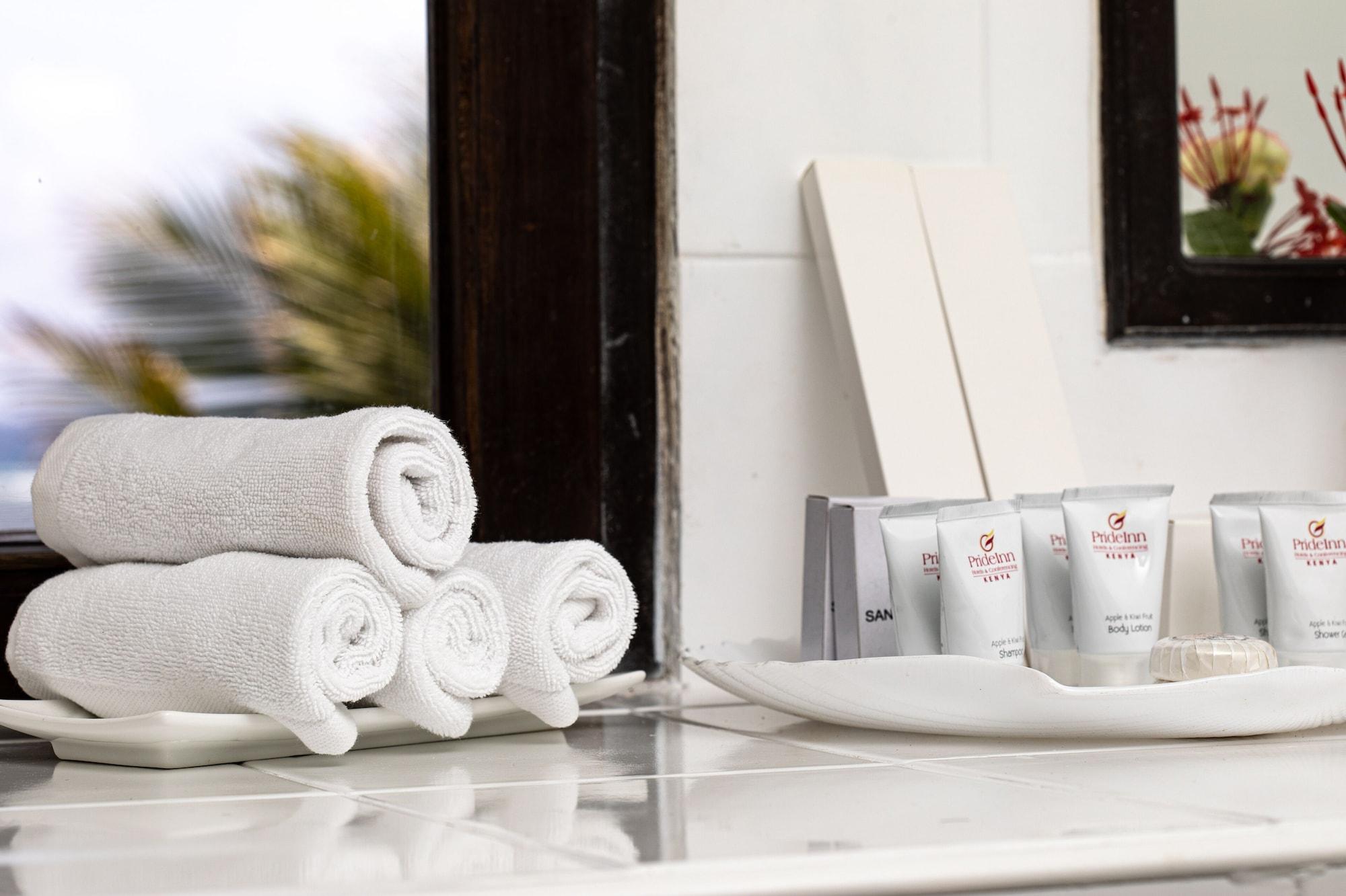 هتل Flamingo by PrideInn Shanzu Beach