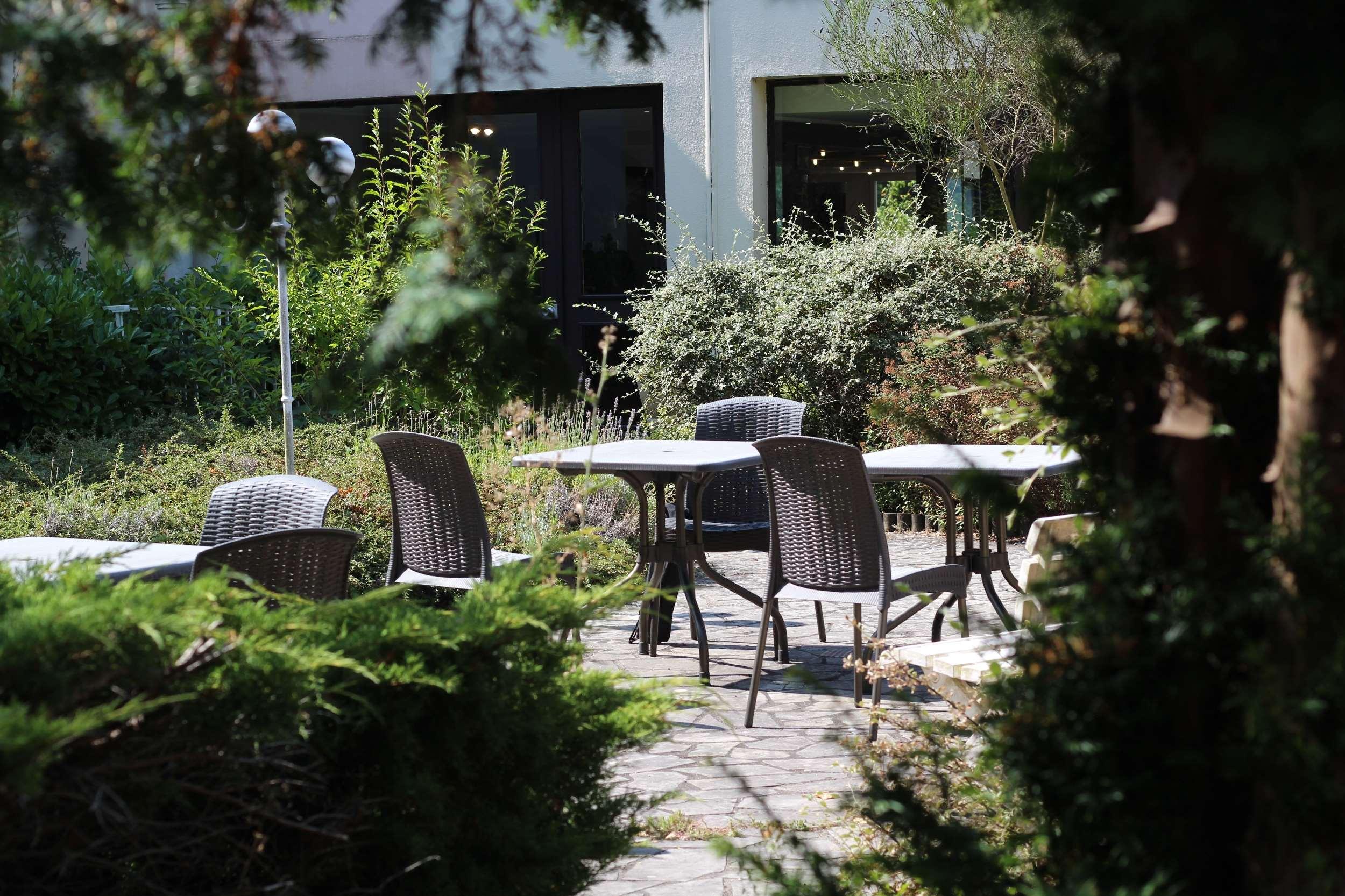 هتل Hotel Kyriad Nemours Nemours