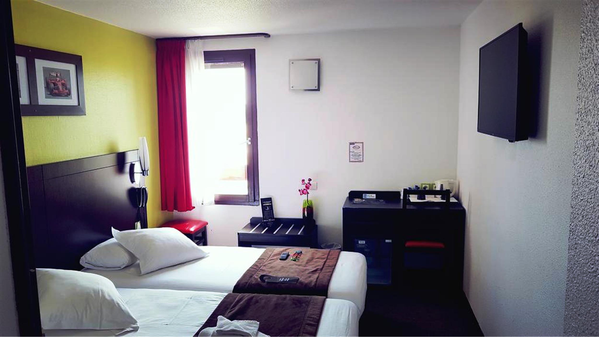 هتل Hotel Kyriad Design ENZO CANNES-ECLUSE Cannes-Écluse