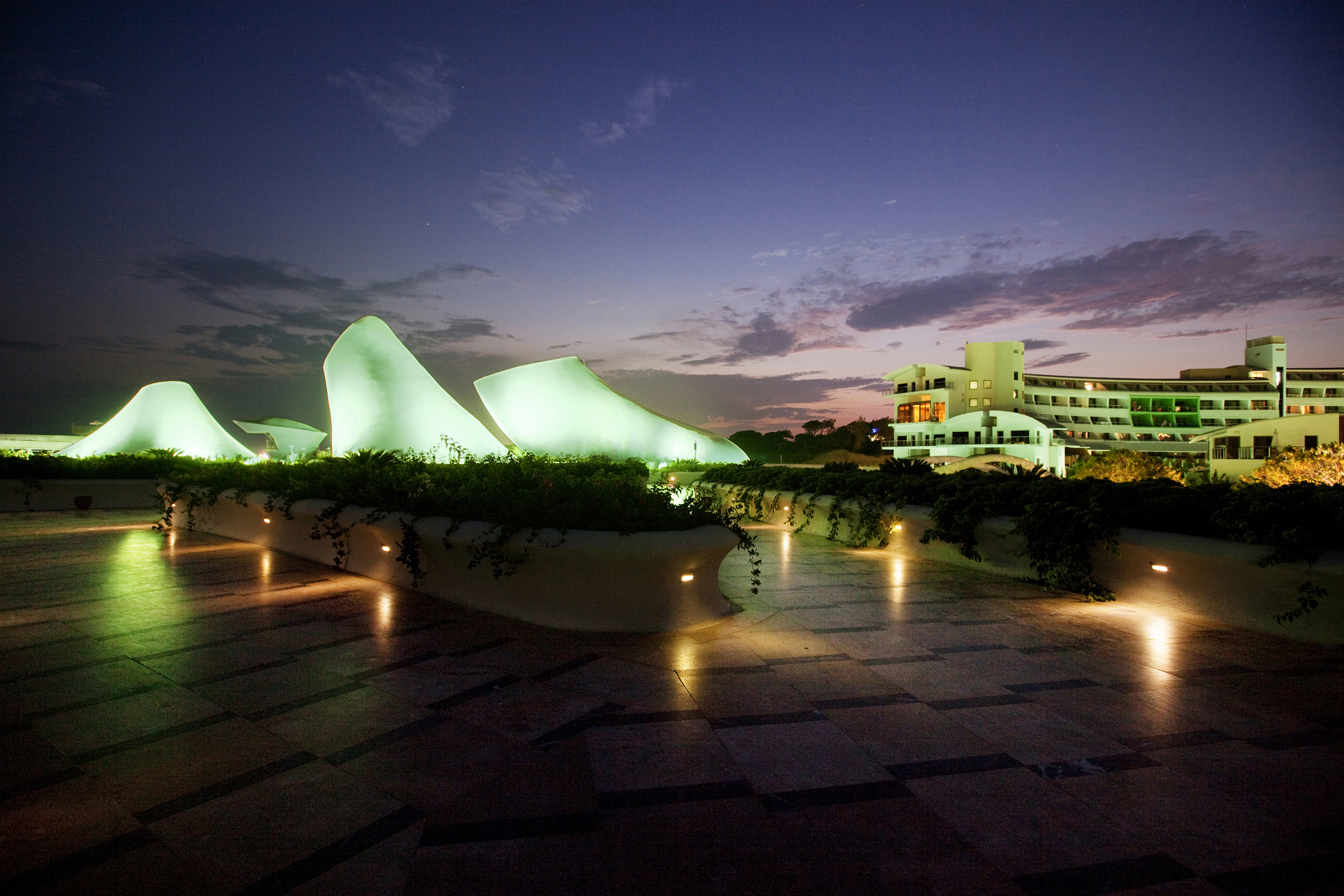 Alibaba https://cdn.alibaba.ir/ostorage/hotel/images/7F62F31E/71B51A2C080D511B70770C05AF415538.jpg