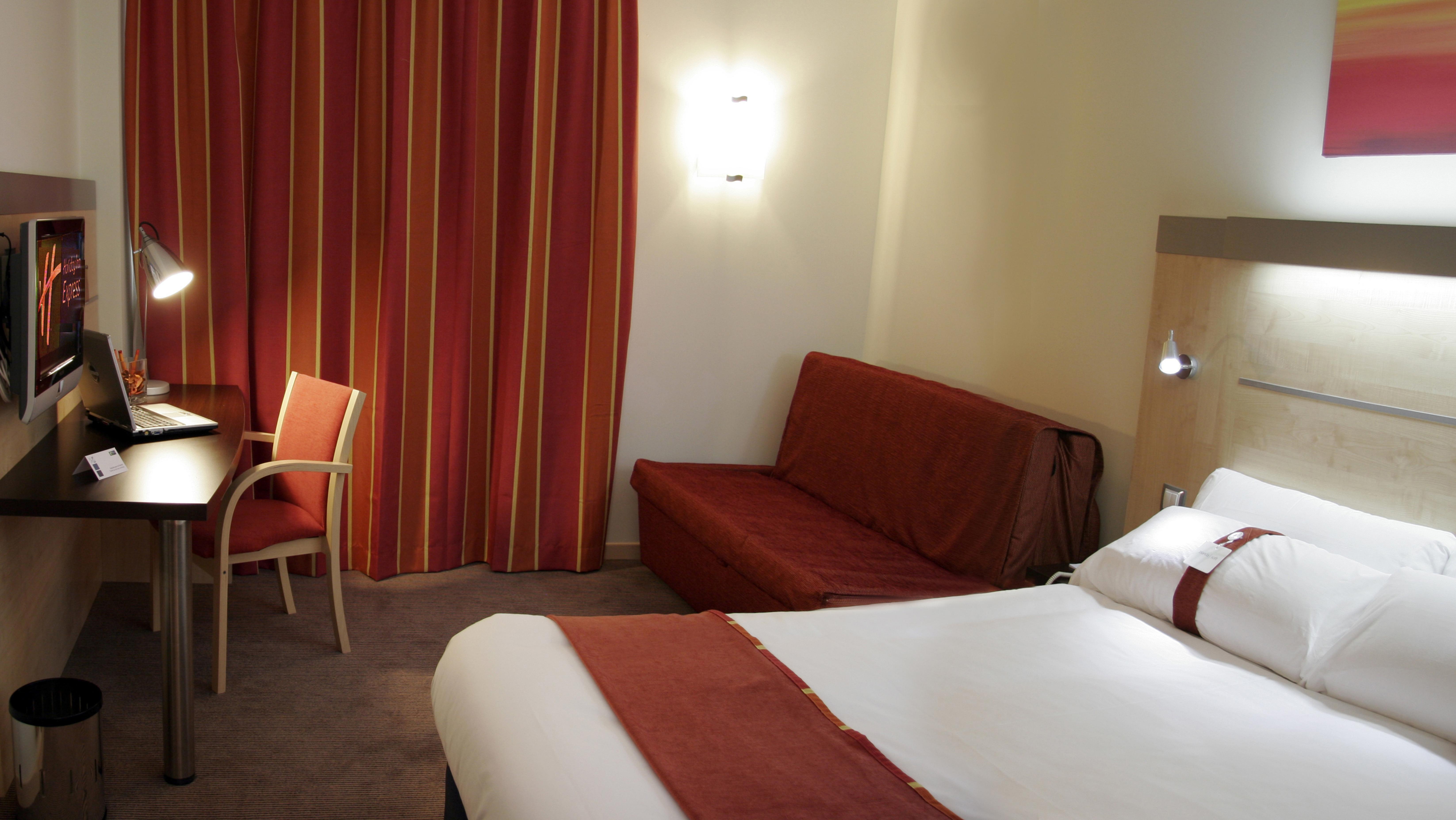 تصاویر Hotel Holiday Inn Express Madrid-Getafe