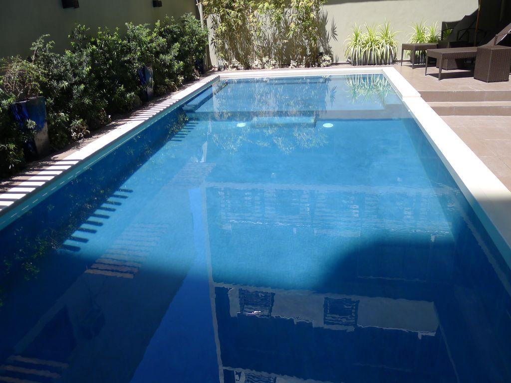 هتل 88 Courtyard Hotel Pasay City