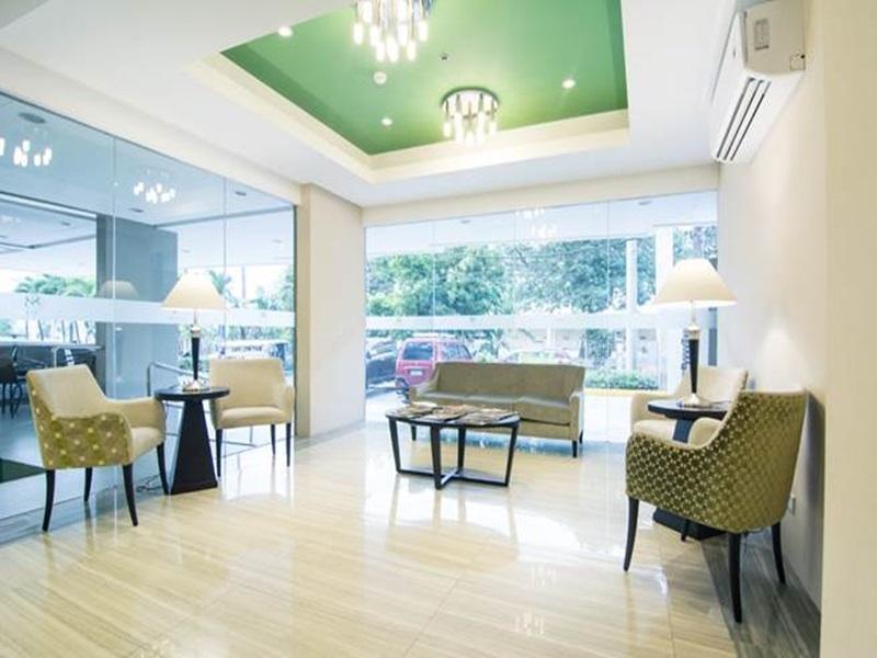 هتل 88 Courtyard Hotel Pasay City
