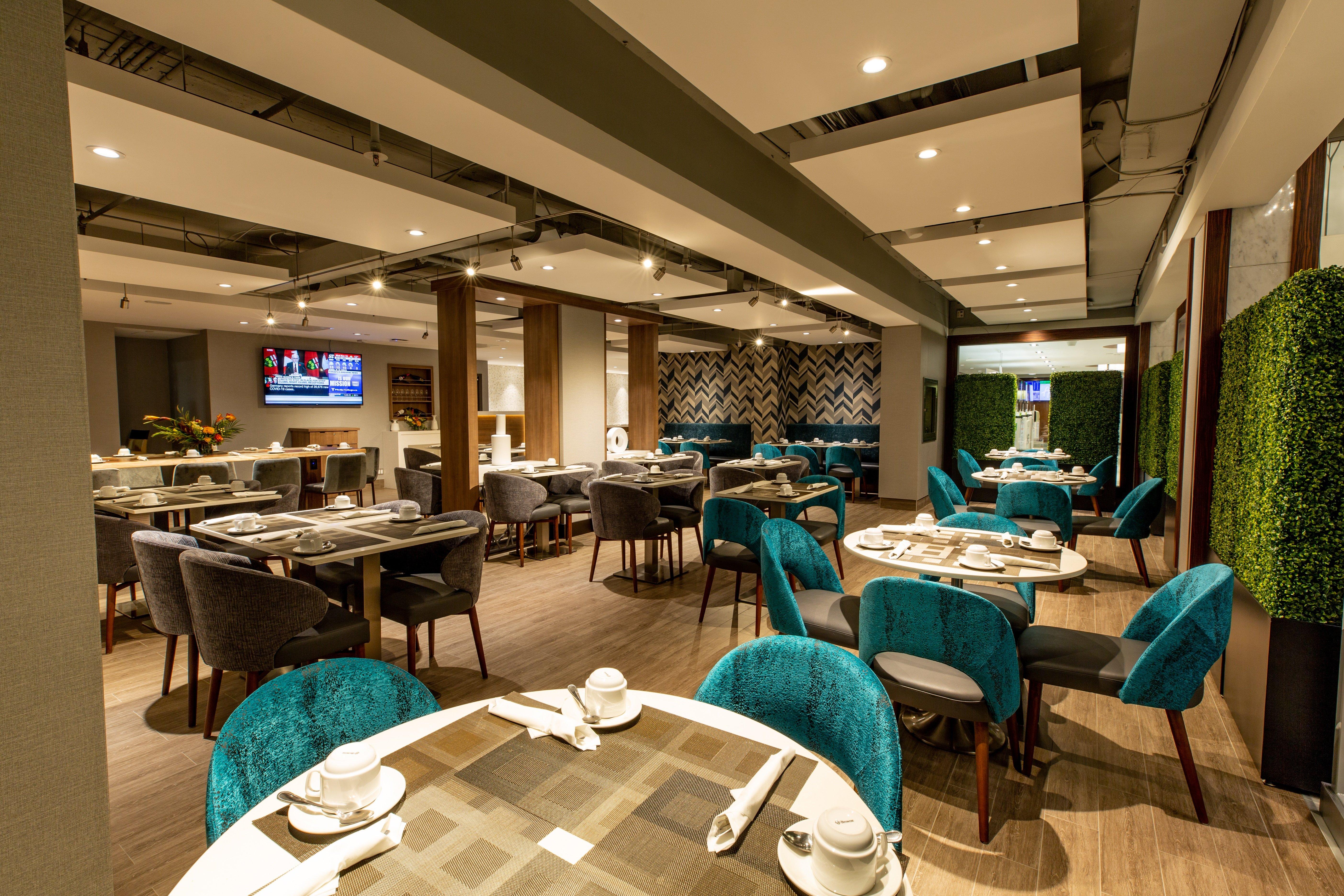 هتل هالیدی این تورنتو داون تاون سنتر تورنتو