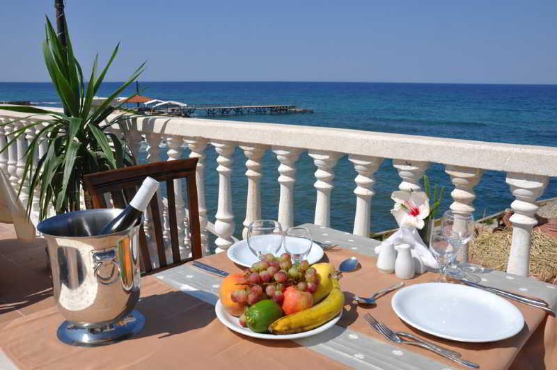 هتل Manolya Hotel Kyrenia