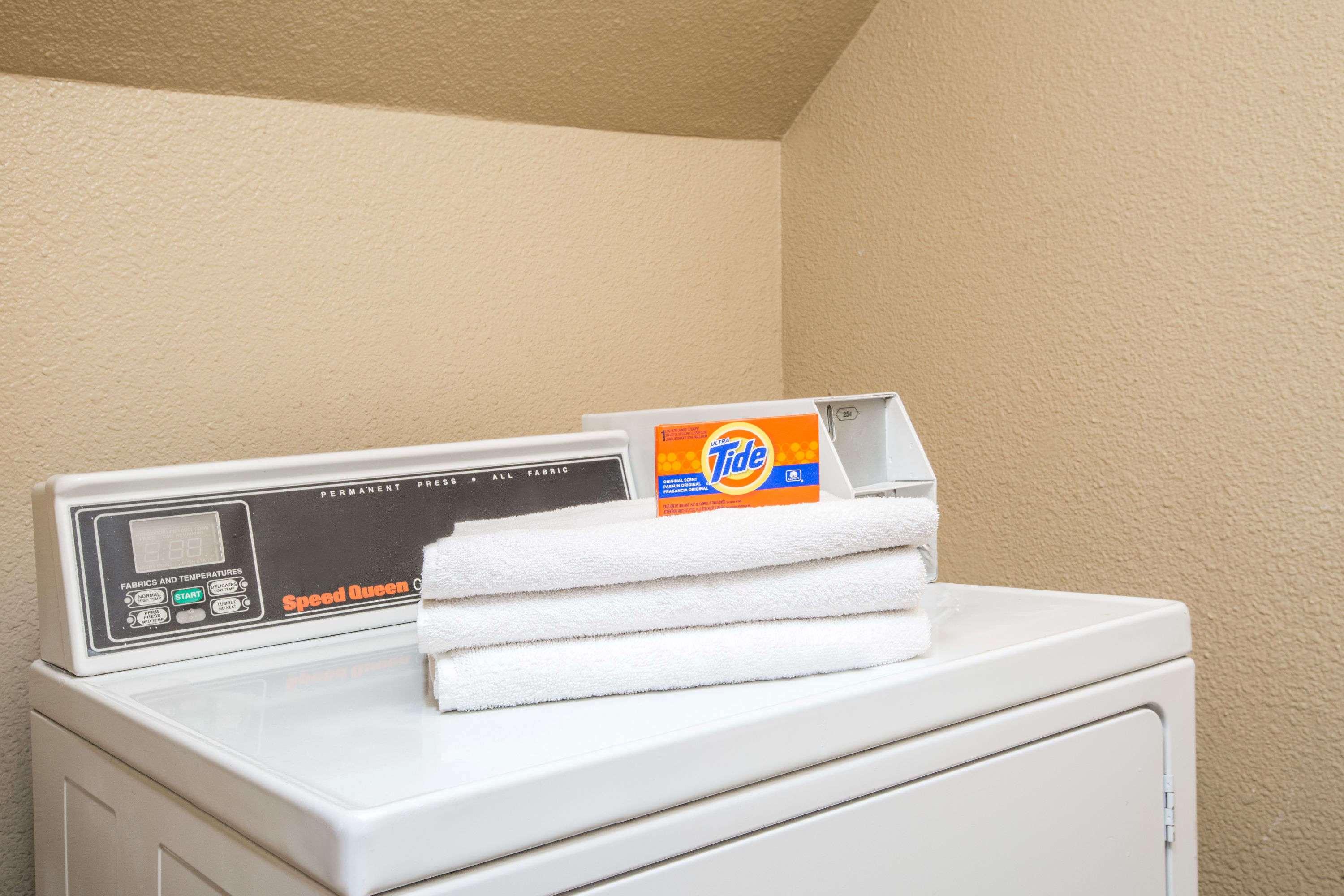 هتل Days Inn Los Angeles/Airport Center/LAX/Venice Beach/Santa M لس آنجلس