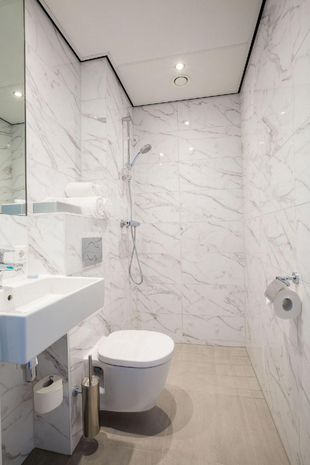 هتل ۲ استی آمستردام