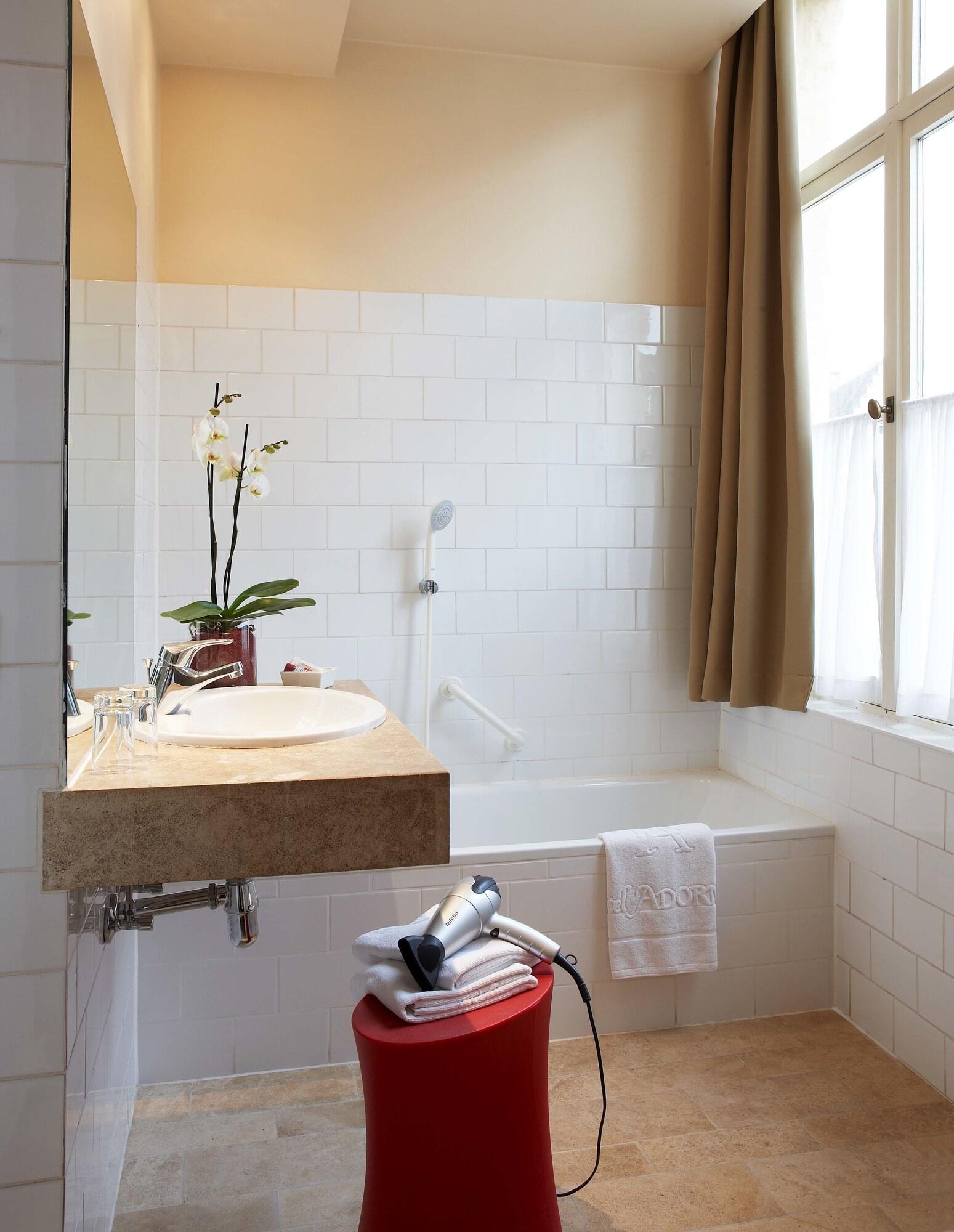 هتل Adornes Bruges