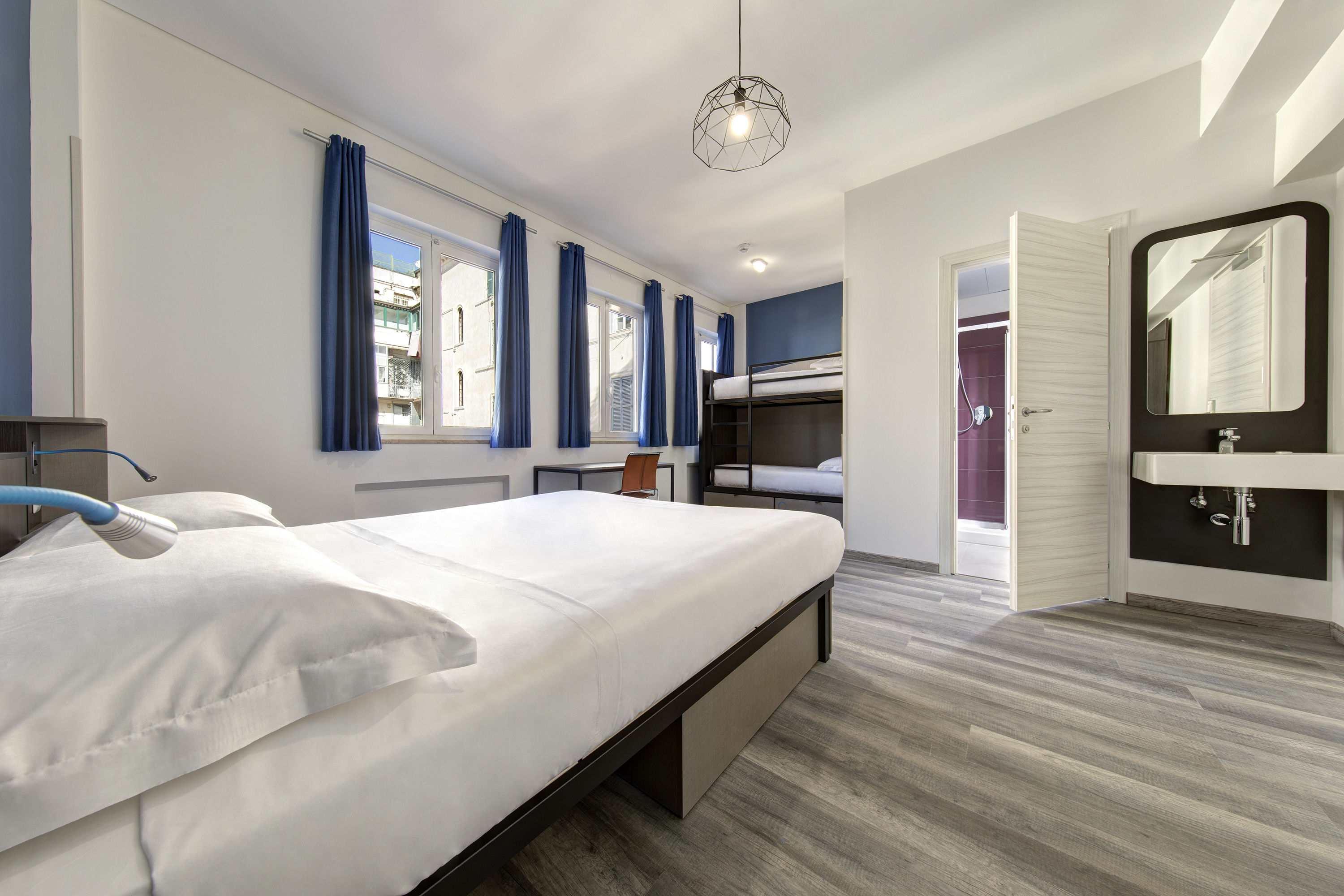 هتل رم هلو رم