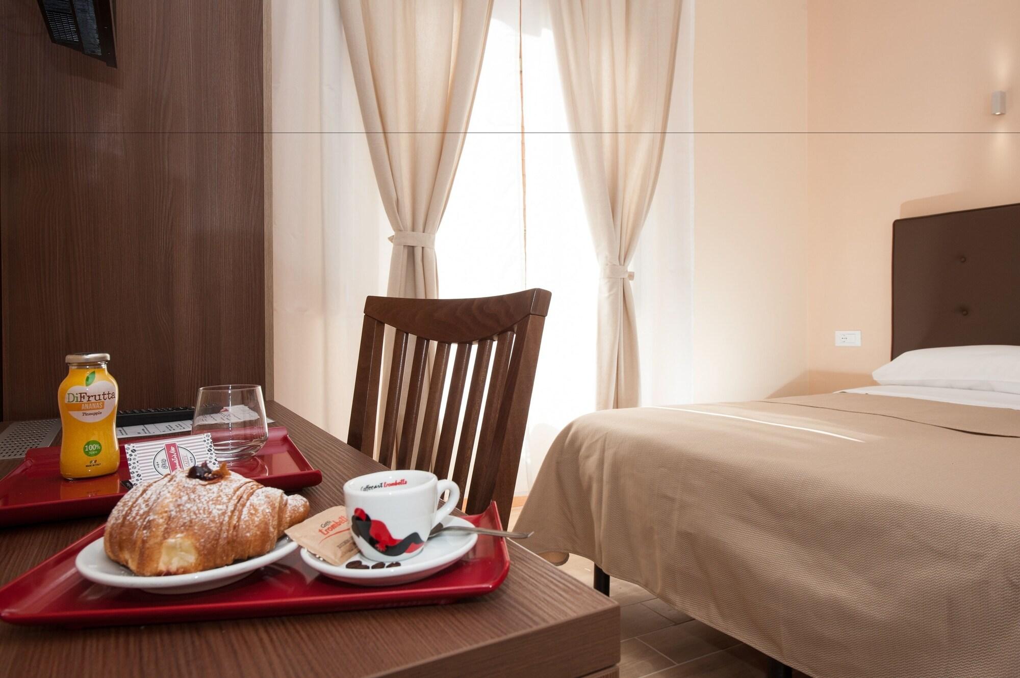 هتل Trinity Luxury Rooms رم