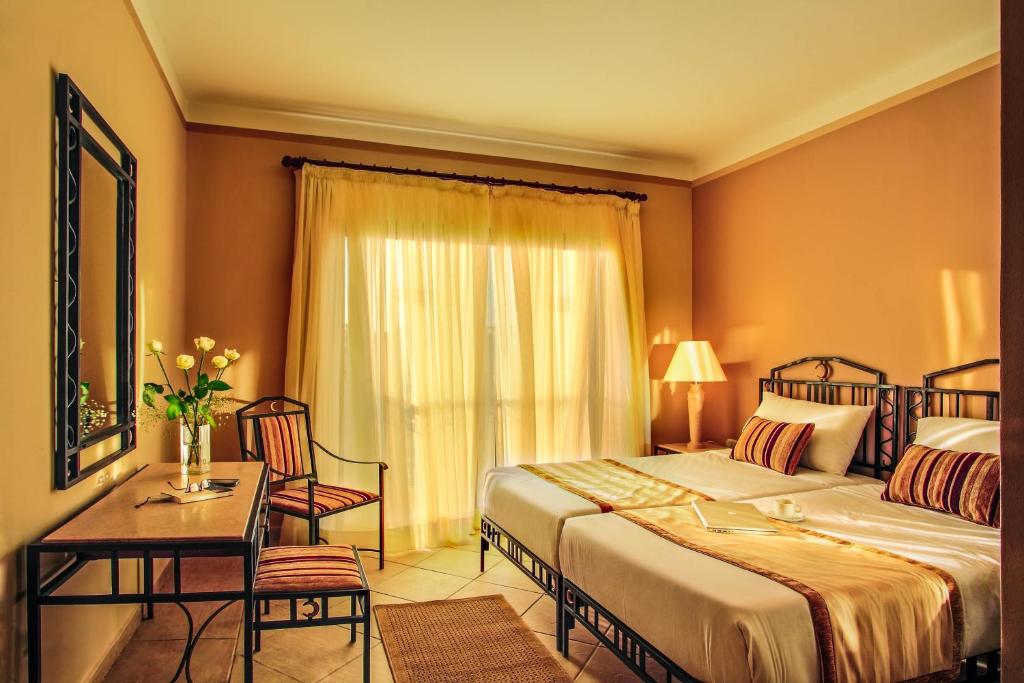 Hotel Sol y Mar Ivory Suites