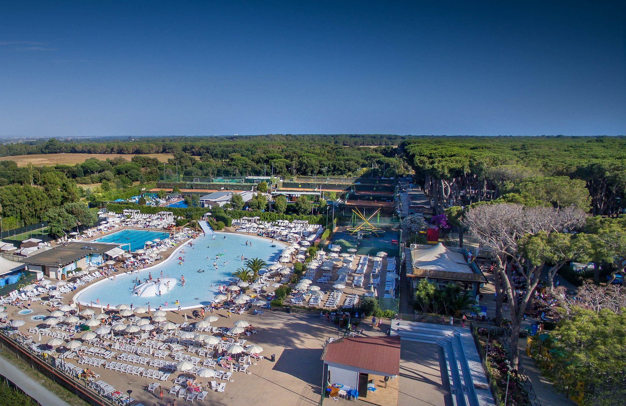 هتل Fabulous Village رم