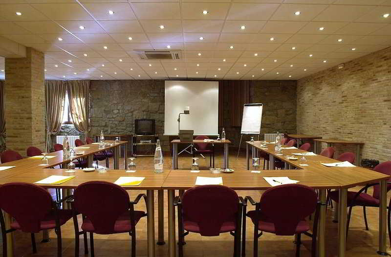 هتل Hotel Las Gacelas by Selecta Becerril De La Sierra