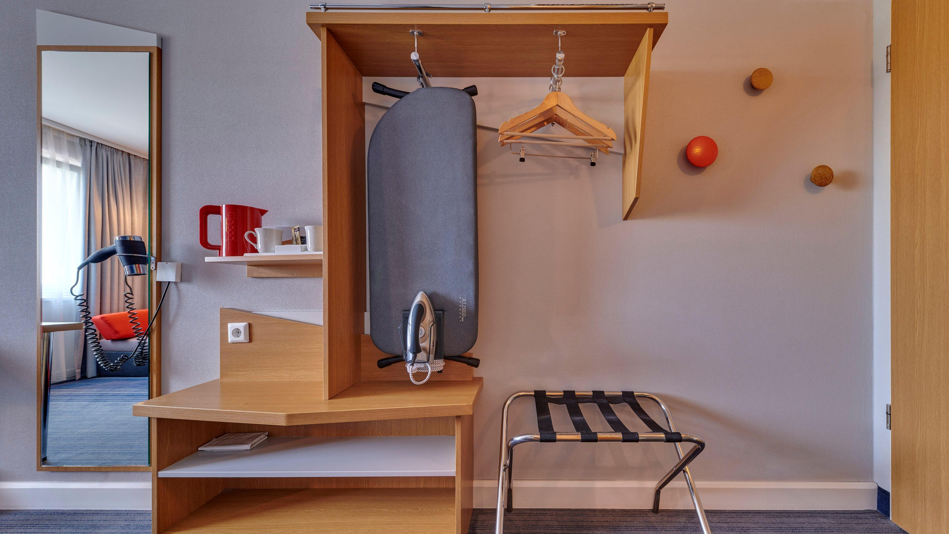 هتل Holiday Inn Express Köln - Mühlheim کلن