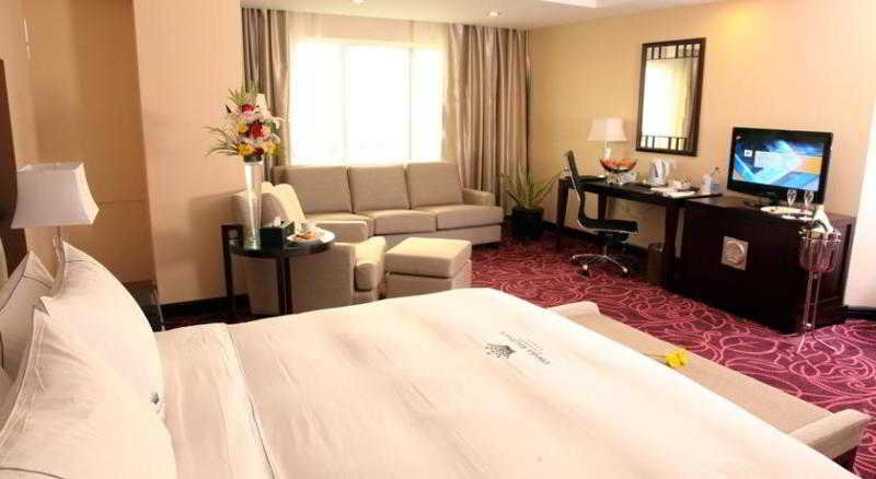 هتل Dhaka Regency Hotel & Resort داکا
