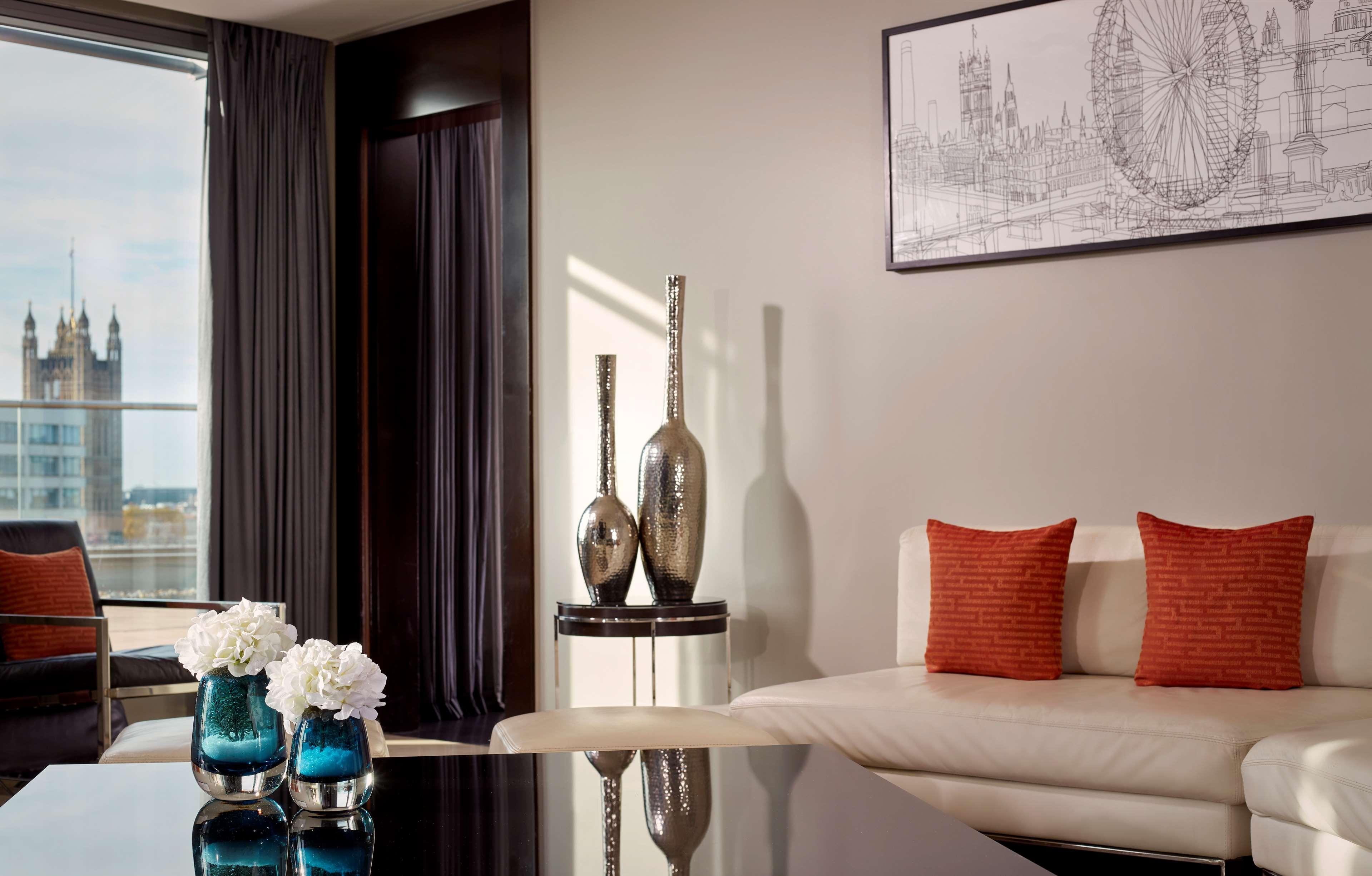 هتل Park Plaza Westminster Bridge London لندن