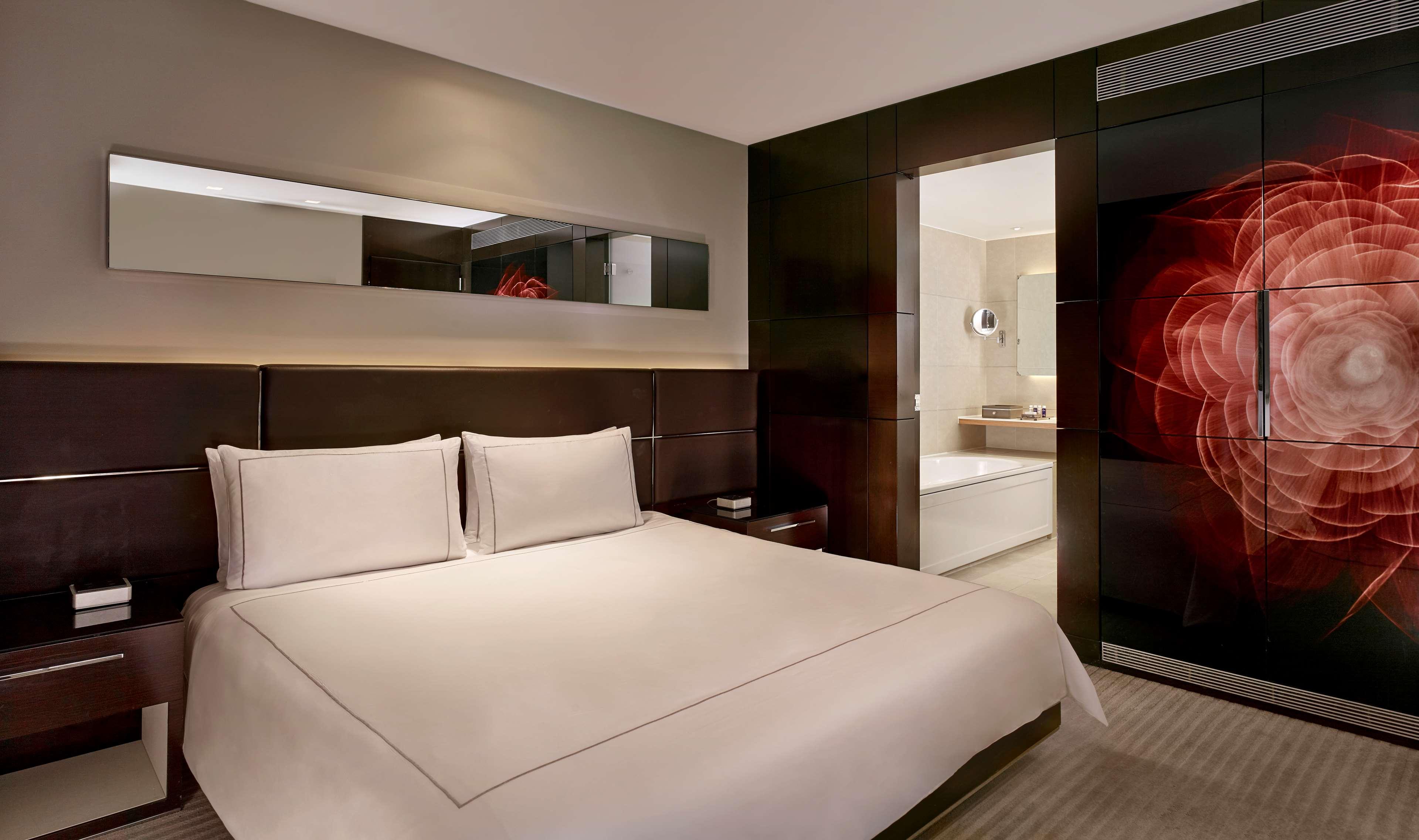 هتل Park Plaza Westminster Bridge London لندن