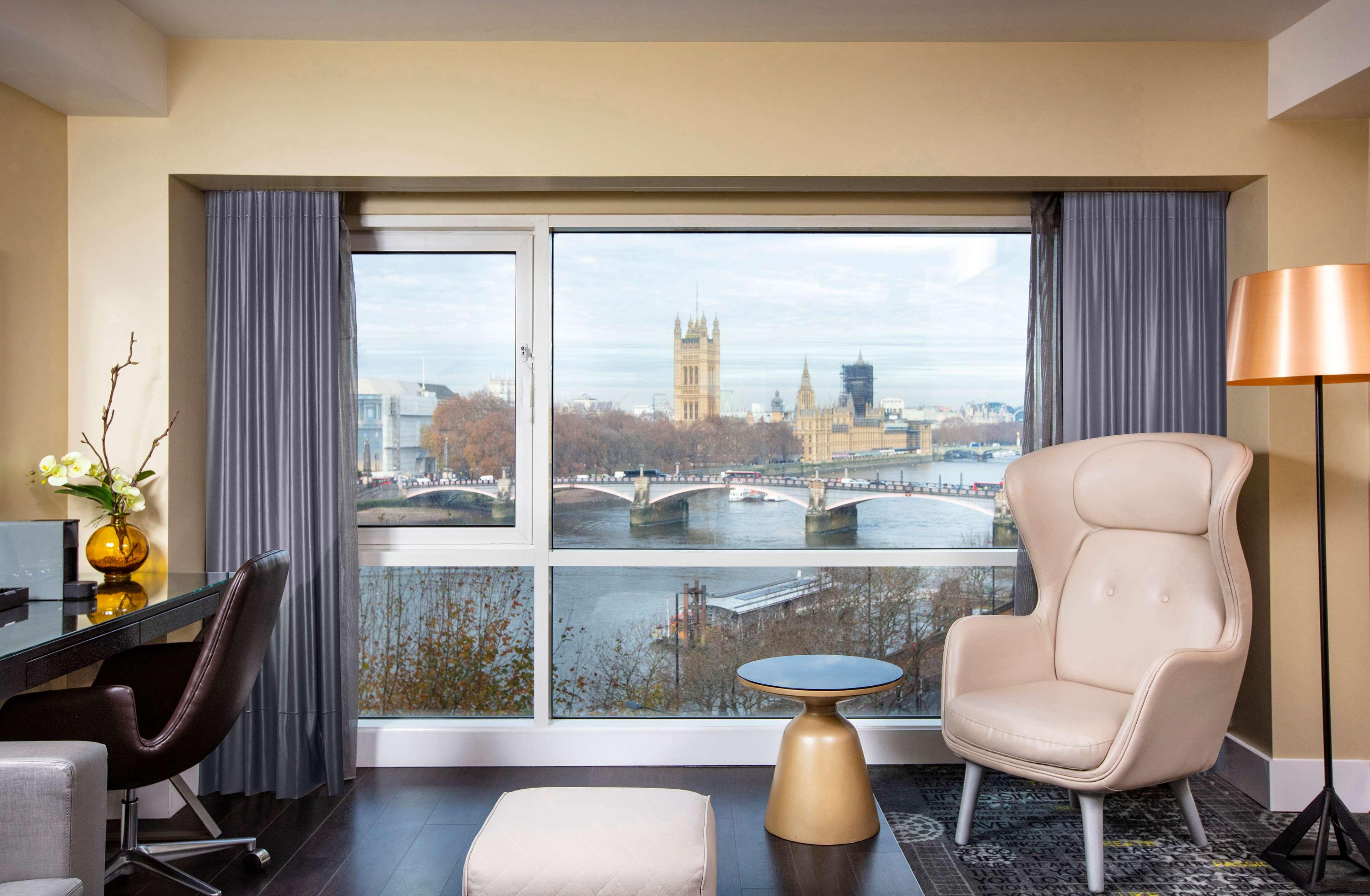 هتل Park Plaza Riverbank London لندن