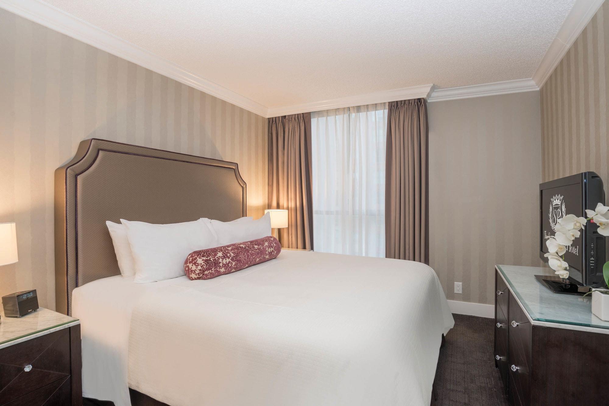 هتل La Grande Residence ونکوور