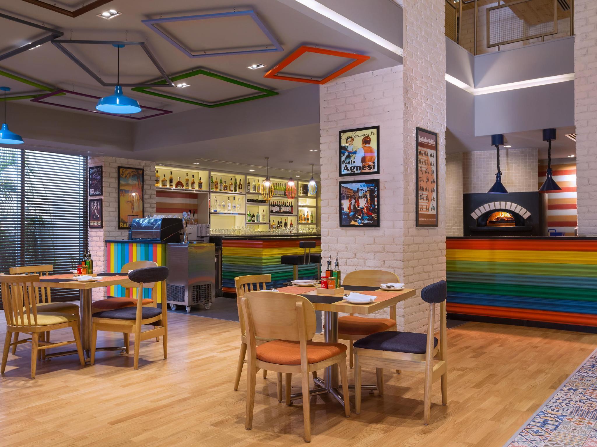 هتل Holiday Inn New Delhi International Airport New Delhi