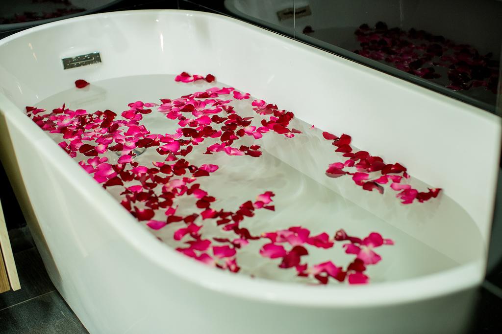 هتل Ten Ekamai Suites Serviced Apartment بانگکوک