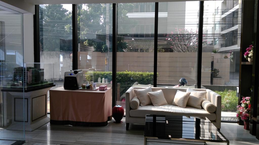 هتل Ten Ekamai Suites Serviced Apartment بانگکوک