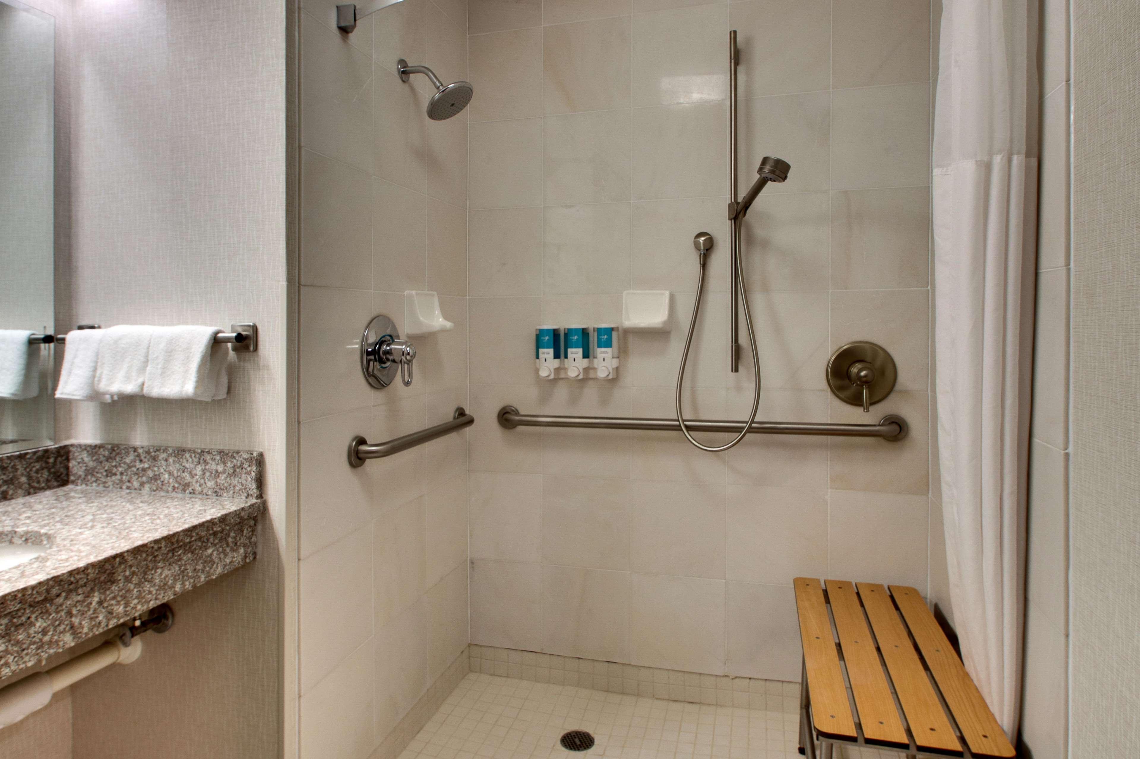 هتل Drury Inn & Suites Northlake Charlotte شارلوت