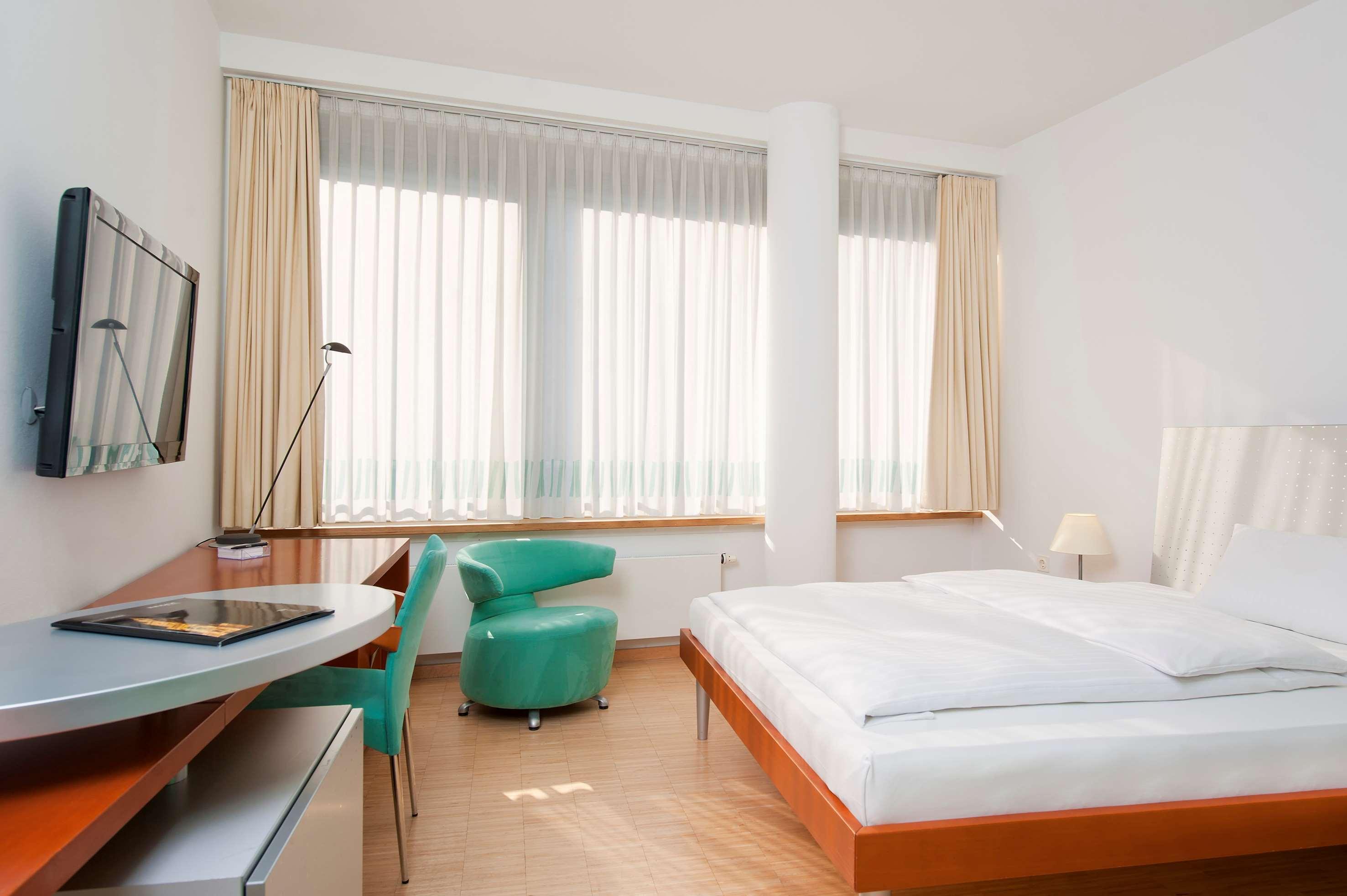 هتل INNSIDE München Neue Messe مونیخ