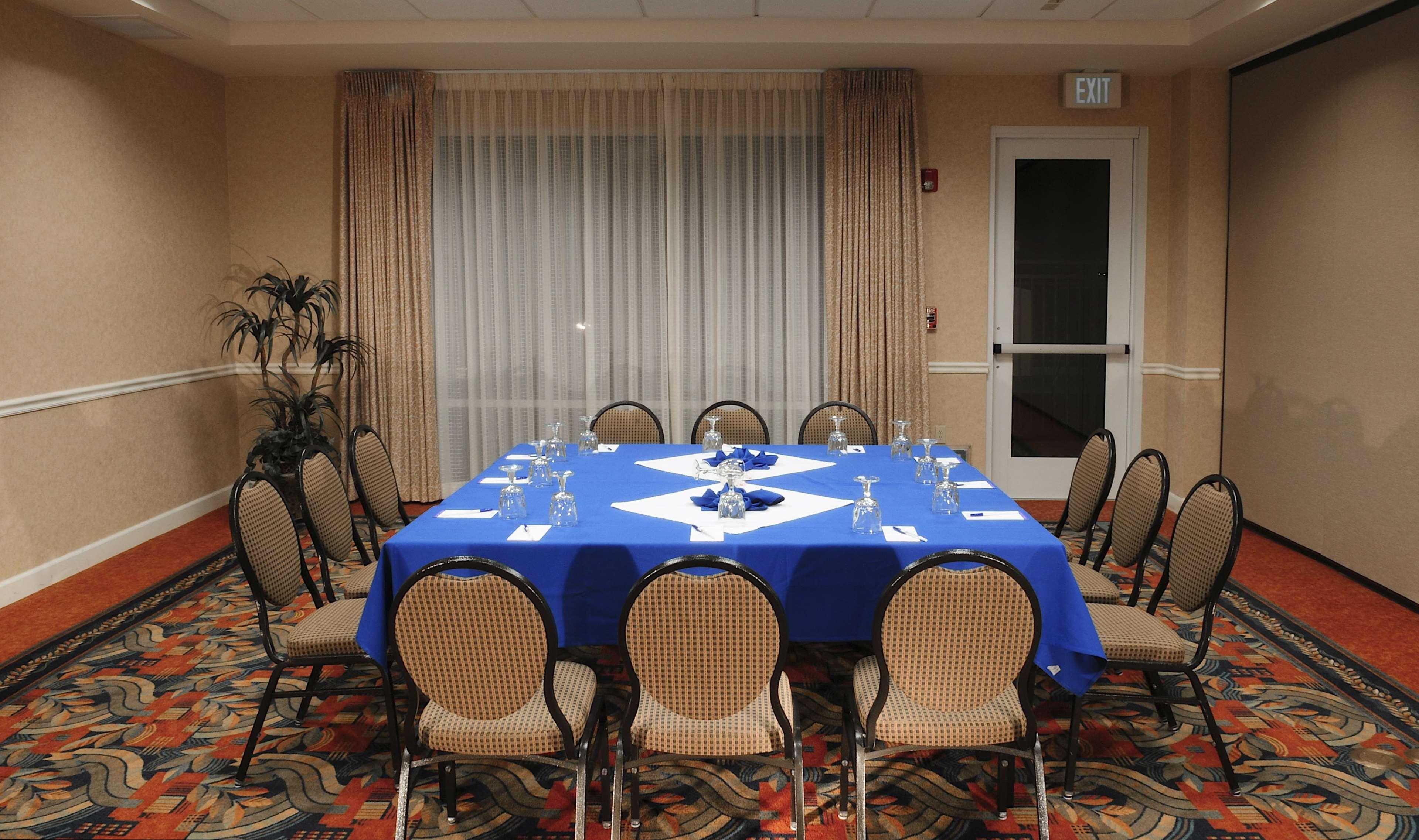 هتل Hilton Garden Inn Oxnard/Camarillo Oxnard