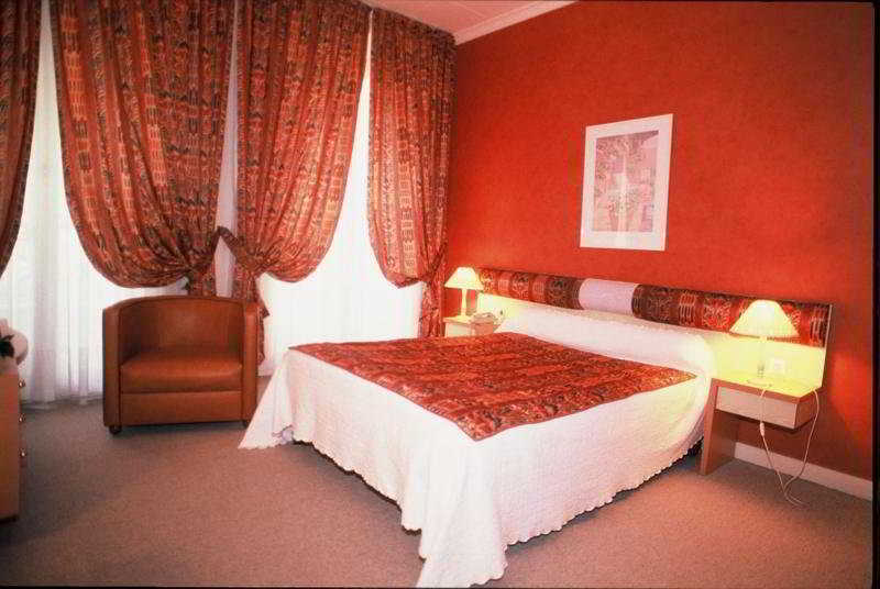 هتل Globe & Cecil لیون