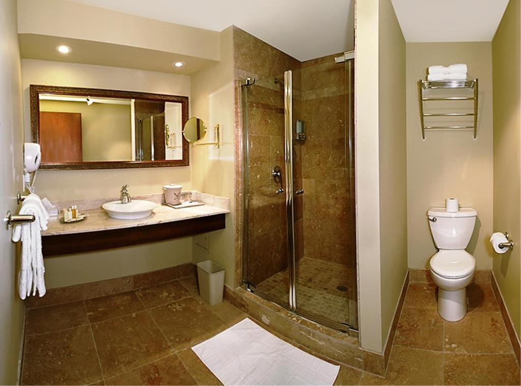 هتل Brossard مونترال