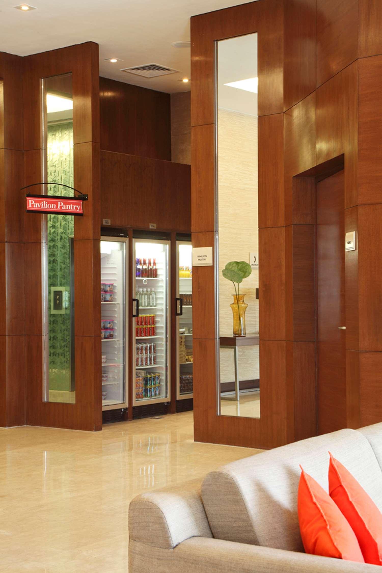 هتل Hilton Garden Inn New Delhi/ Saket دهلی