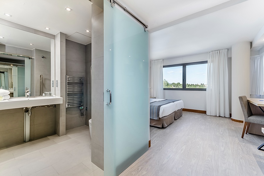 هتل Exe Campus Cerdanyola Del Valles