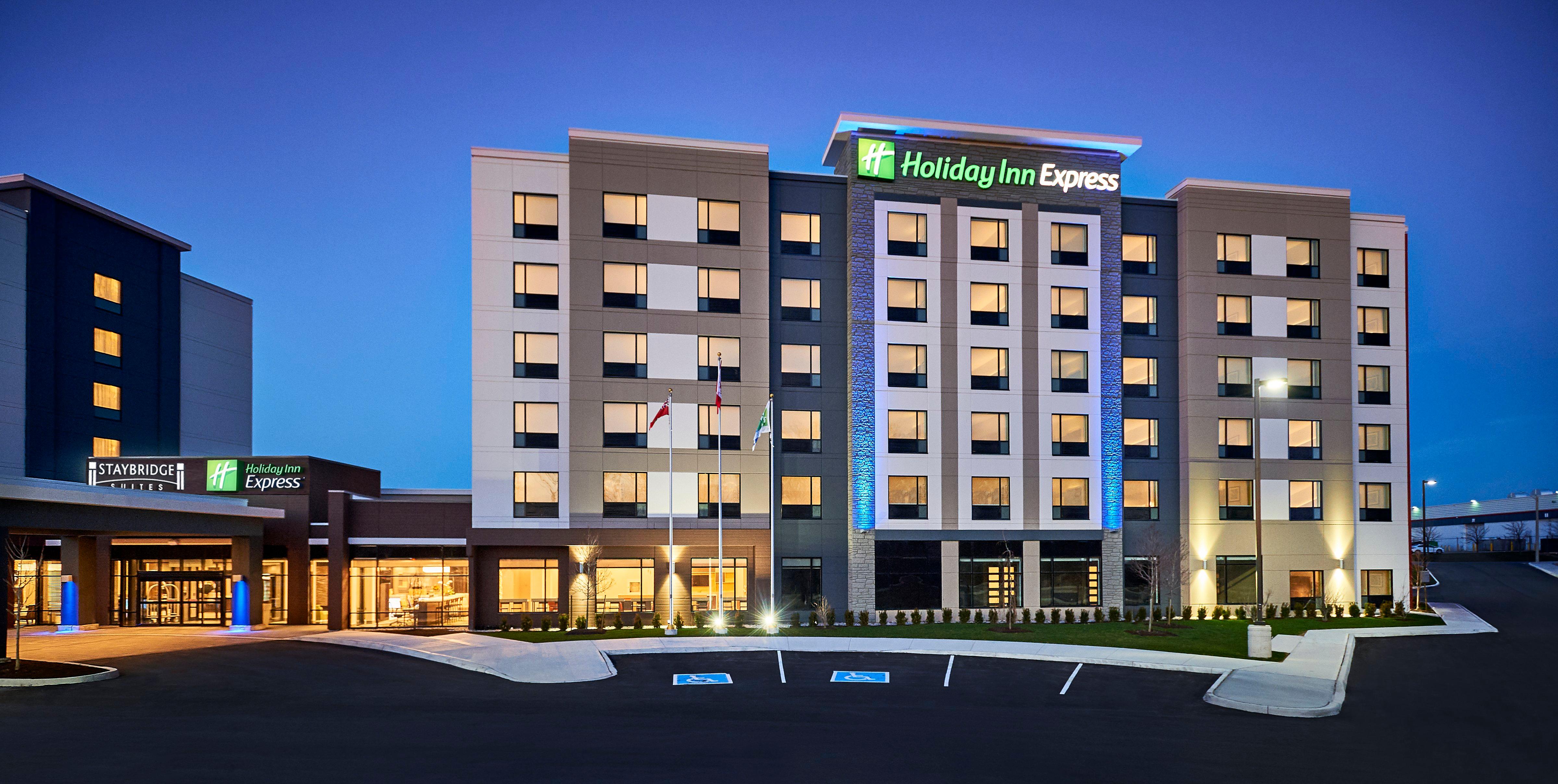 هتل Holiday Inn Express & Suites Niagara On The Lake Niagara on the Lake