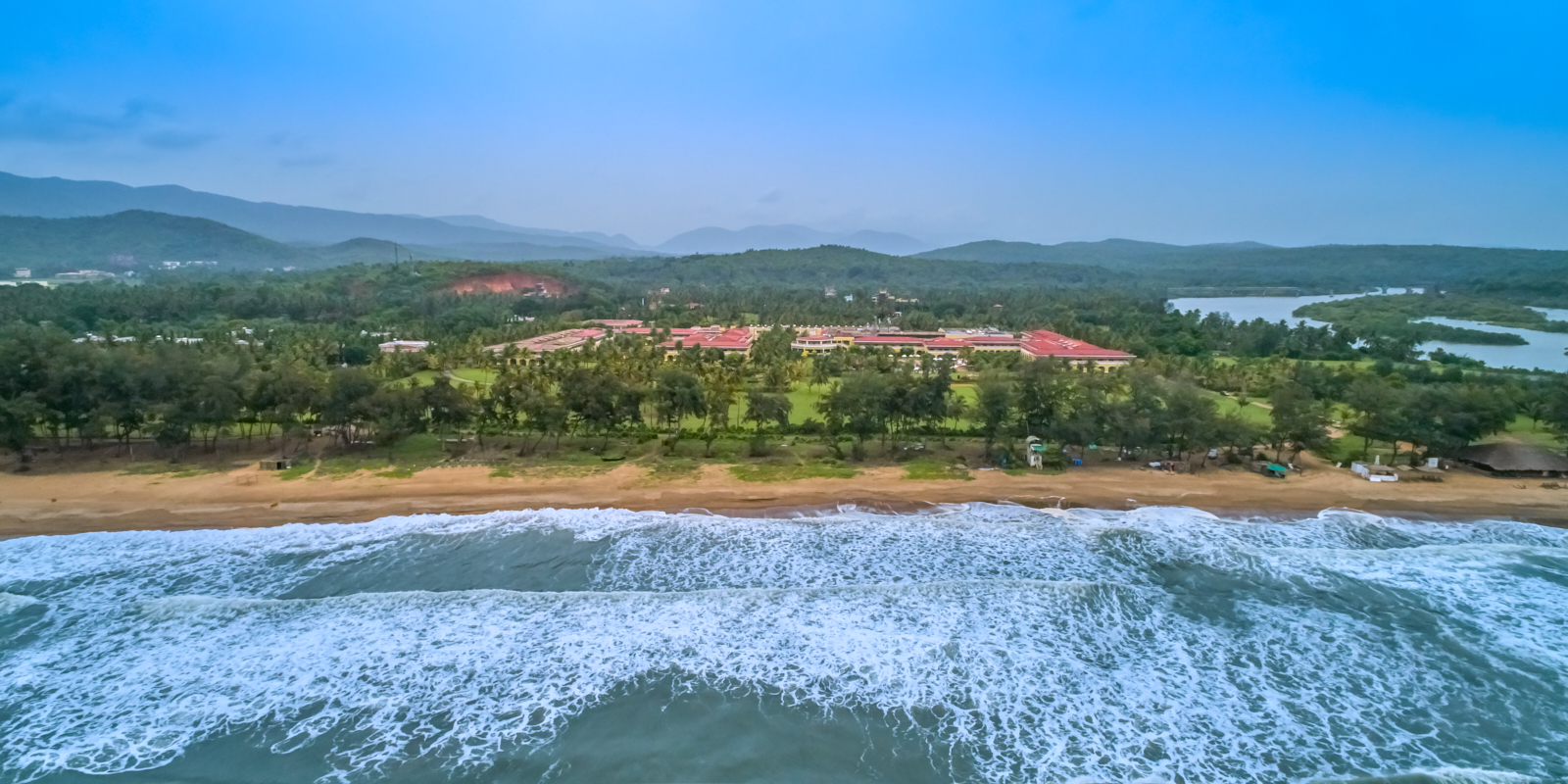 هتل The LaLiT Golf & Spa Resort Goa Canacona