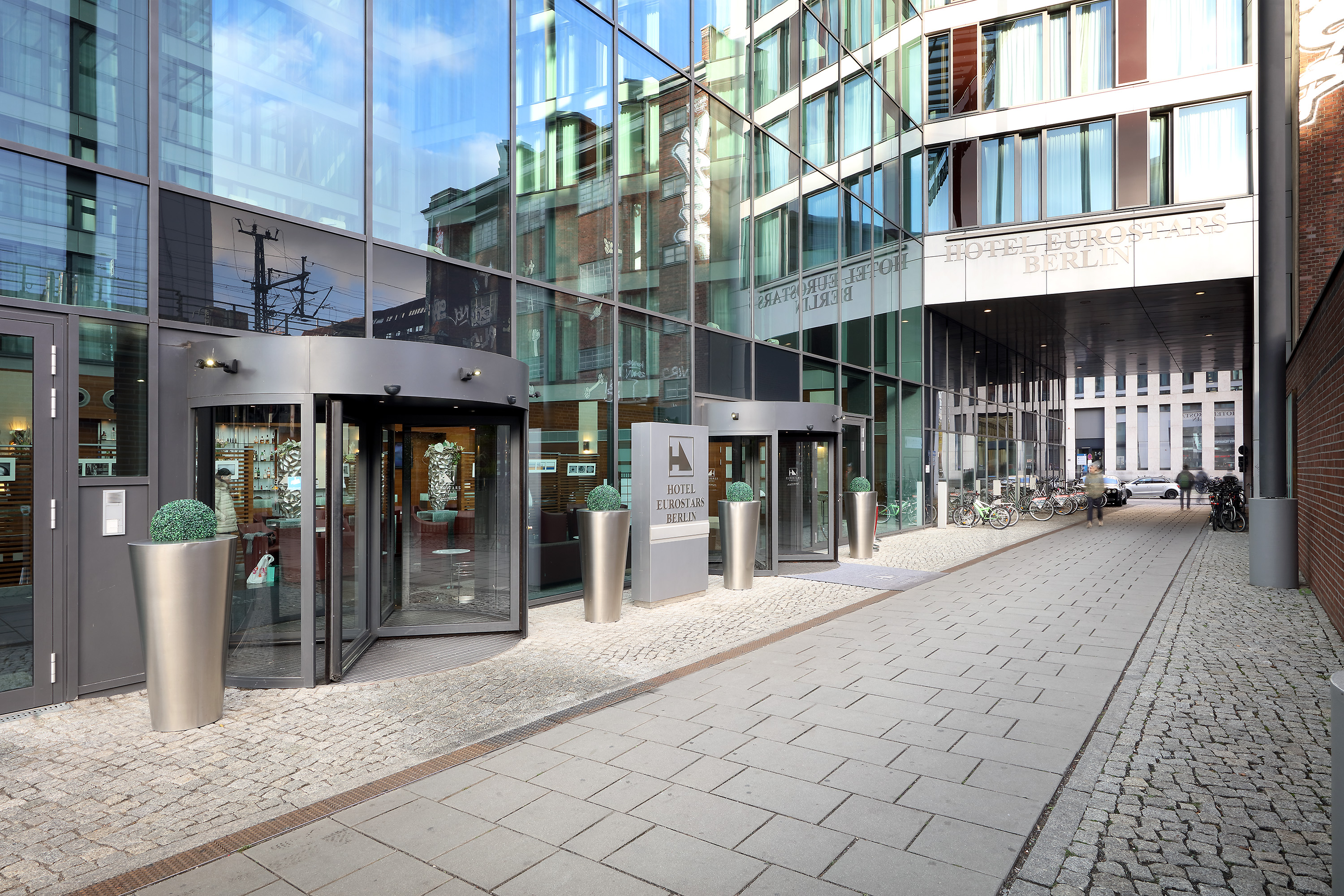 Alibaba https://cdn.alibaba.ir/ostorage/hotel/images/9574B141/93B02E3A92B7BD8B85FFC559A10C9F9D.jpg