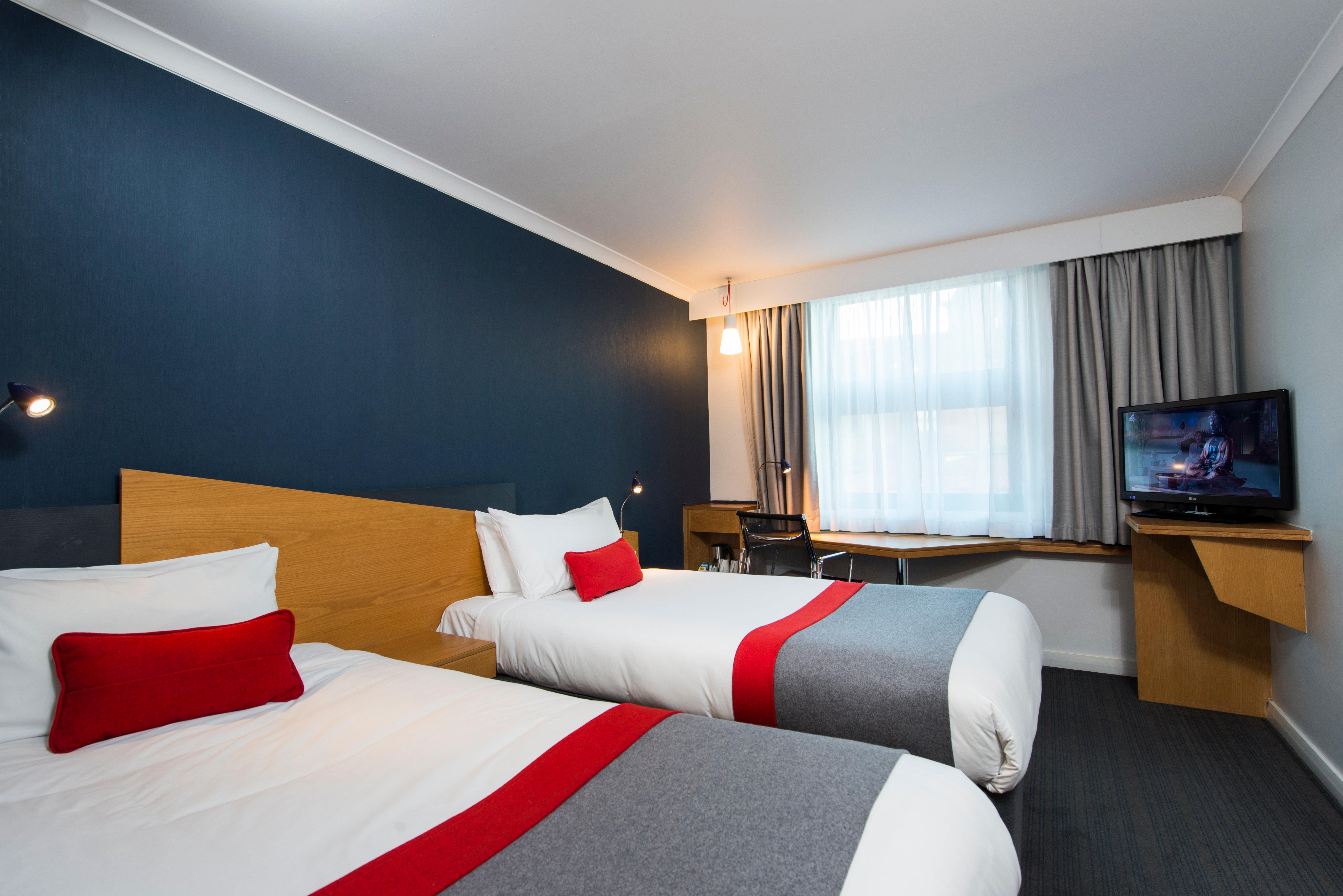 هتل Holiday Inn Express Warwick - Stratford-upon-Avon Warwick