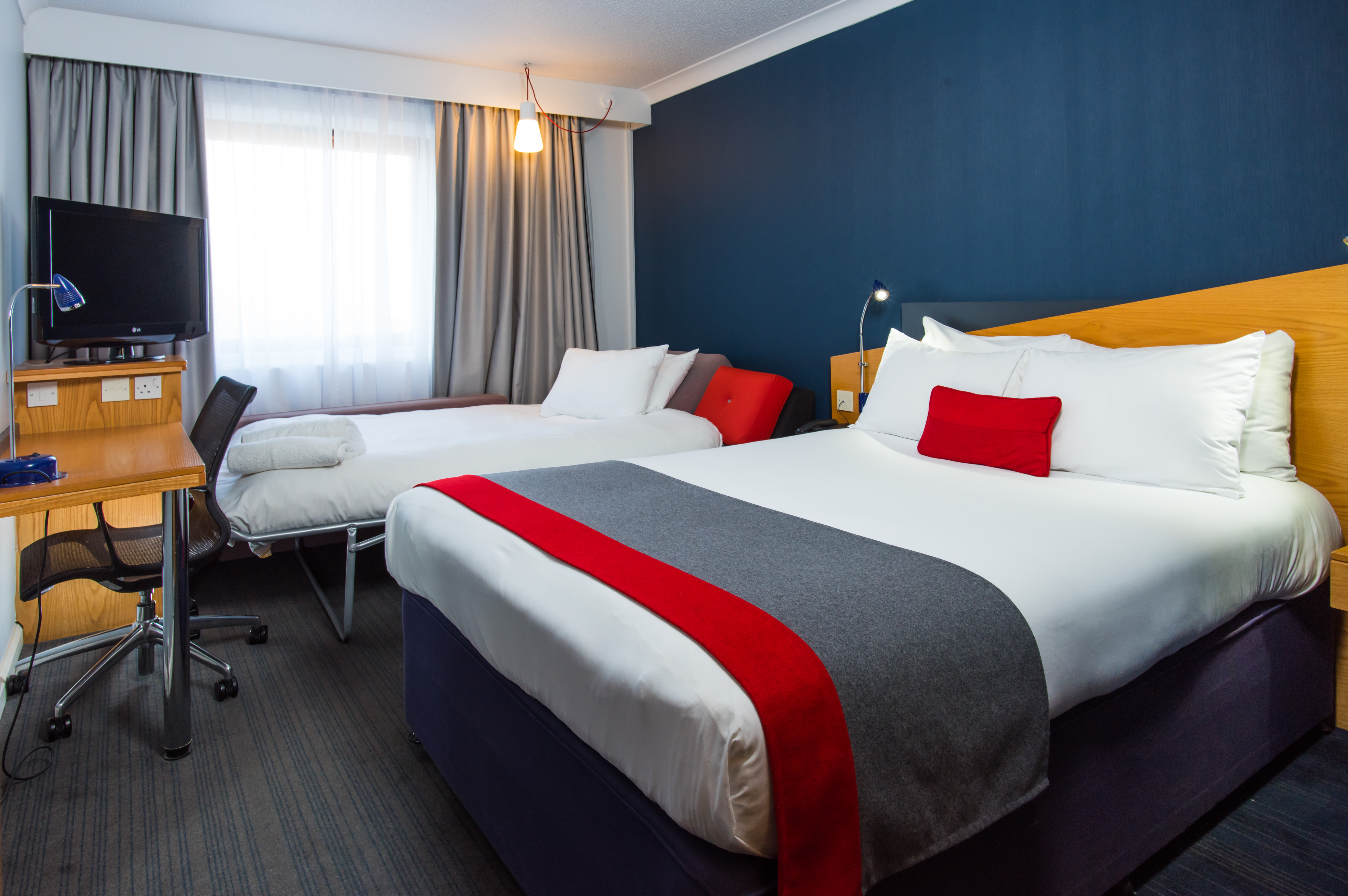 هتل Holiday Inn Express Warwick - Stratford-upon-Avon Warwick