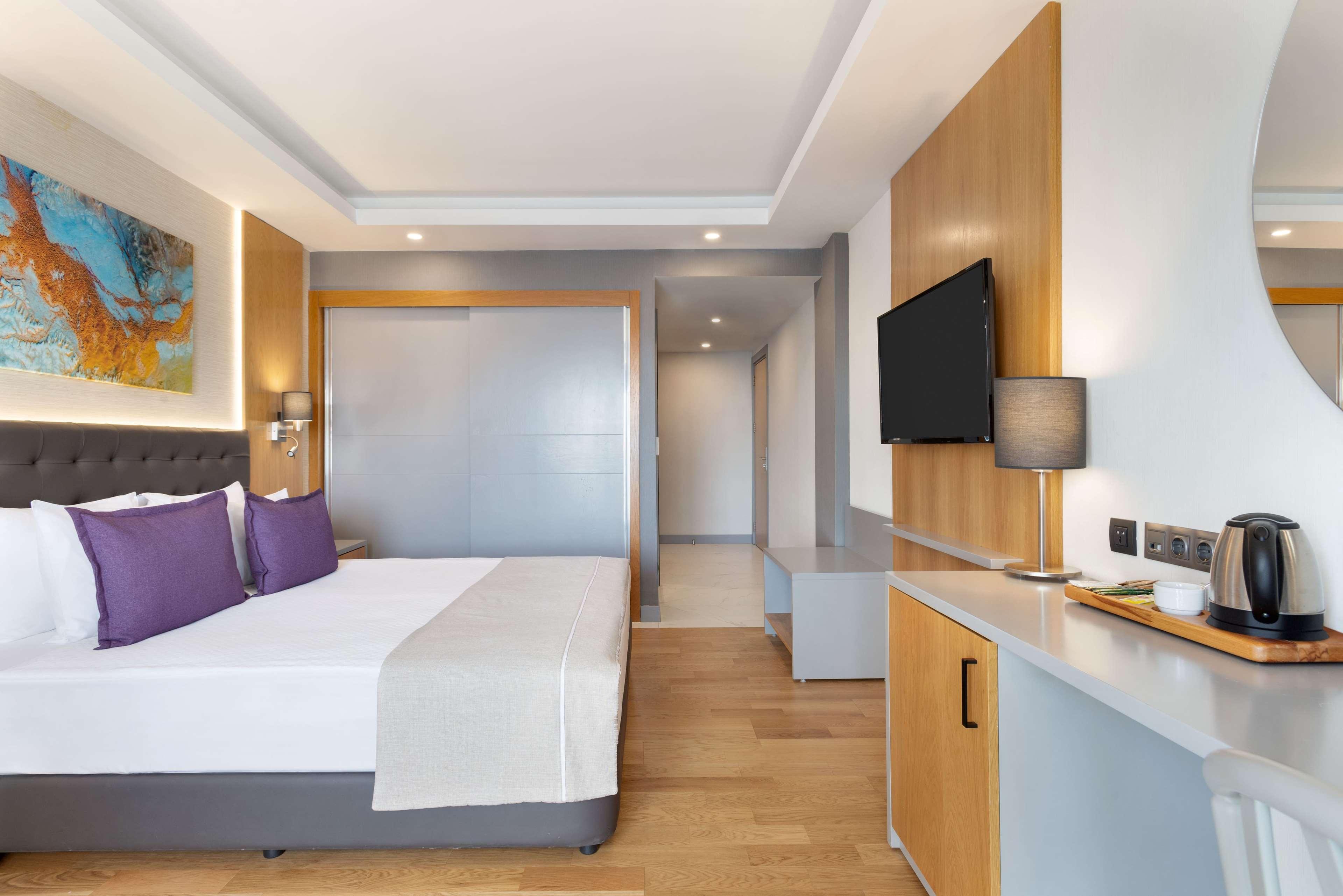 هتل La Quinta by Wyndham Bodrum بدروم