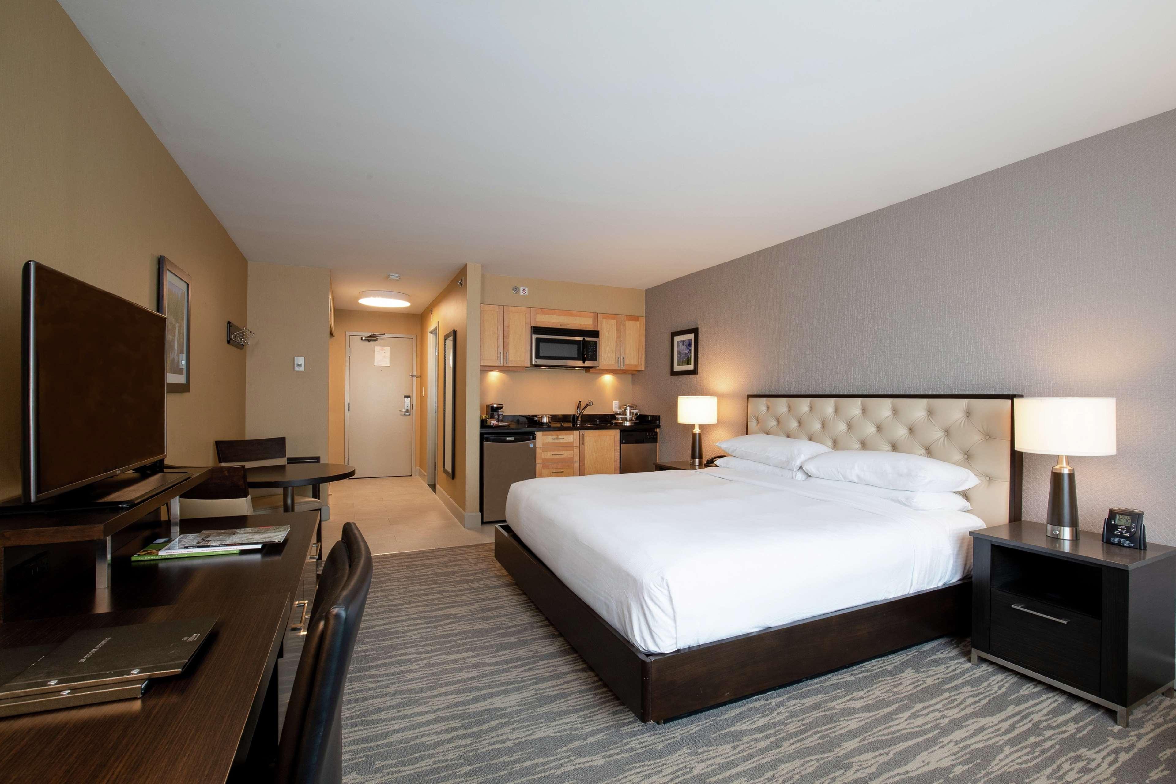هتل Hilton Whistler Resort & Spa Whistler