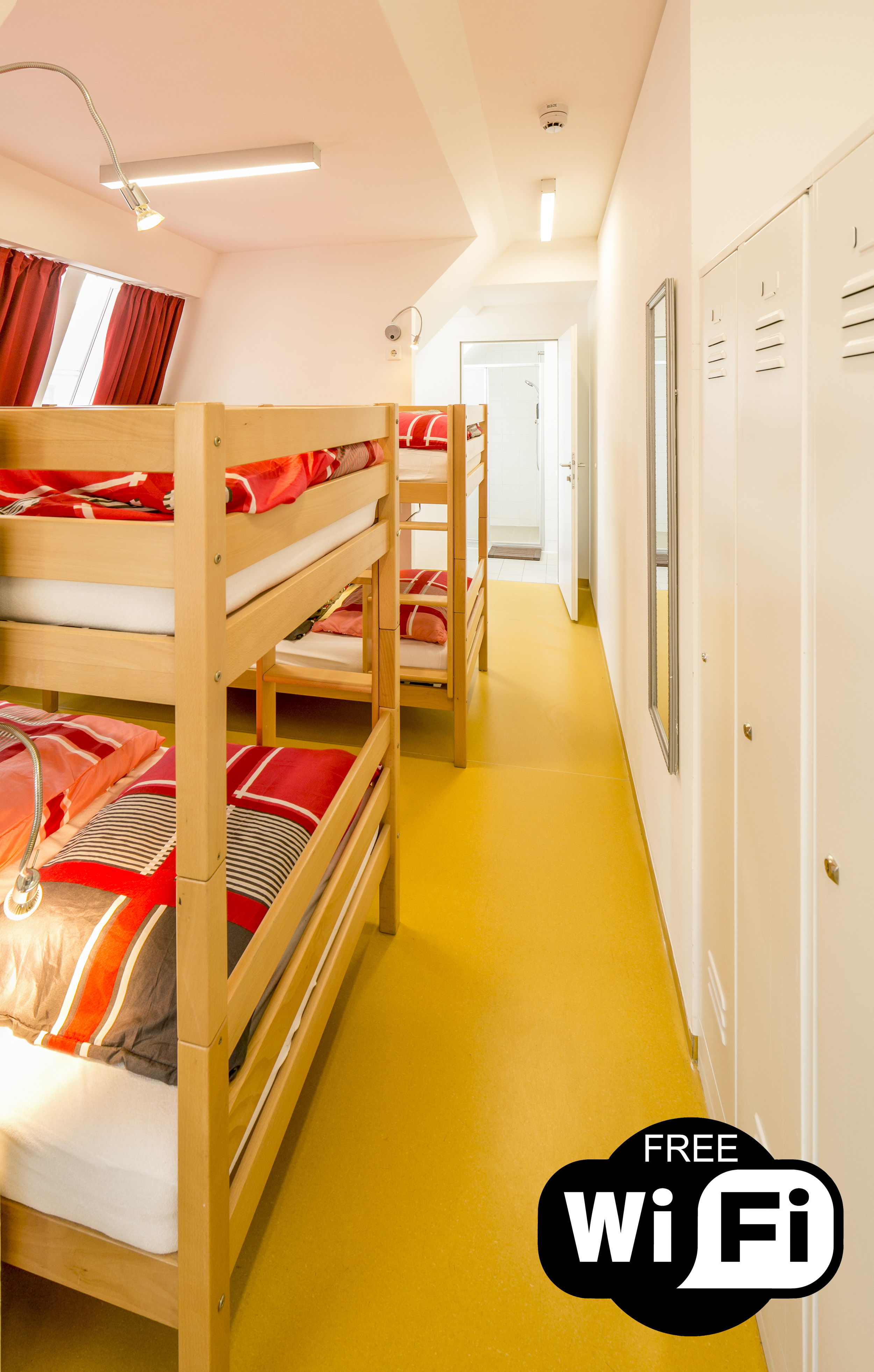 هتل a&t Holiday Hostel Wien وین