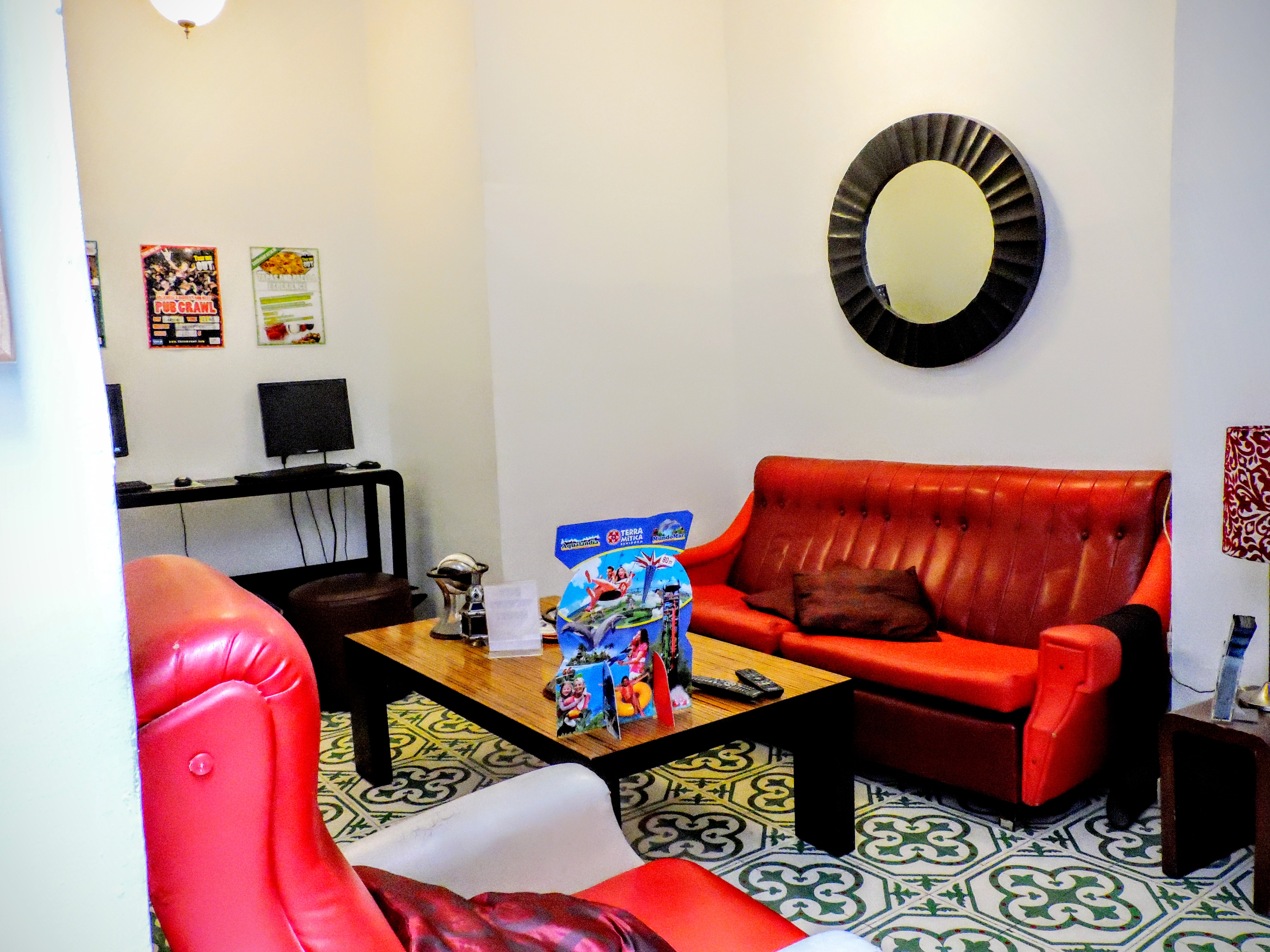 هتل Home Youth Hostel والنسیا