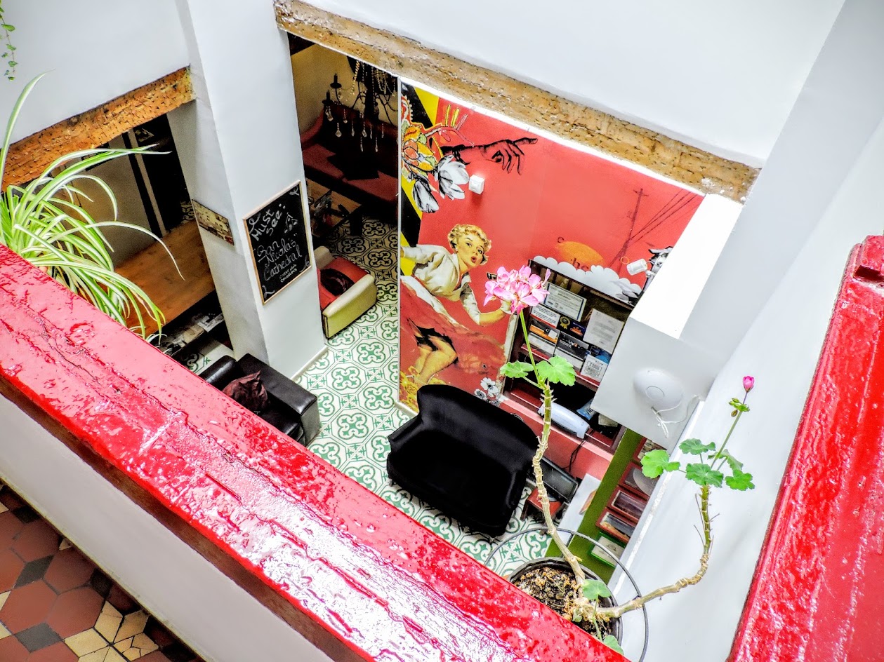 هتل Home Youth Hostel والنسیا