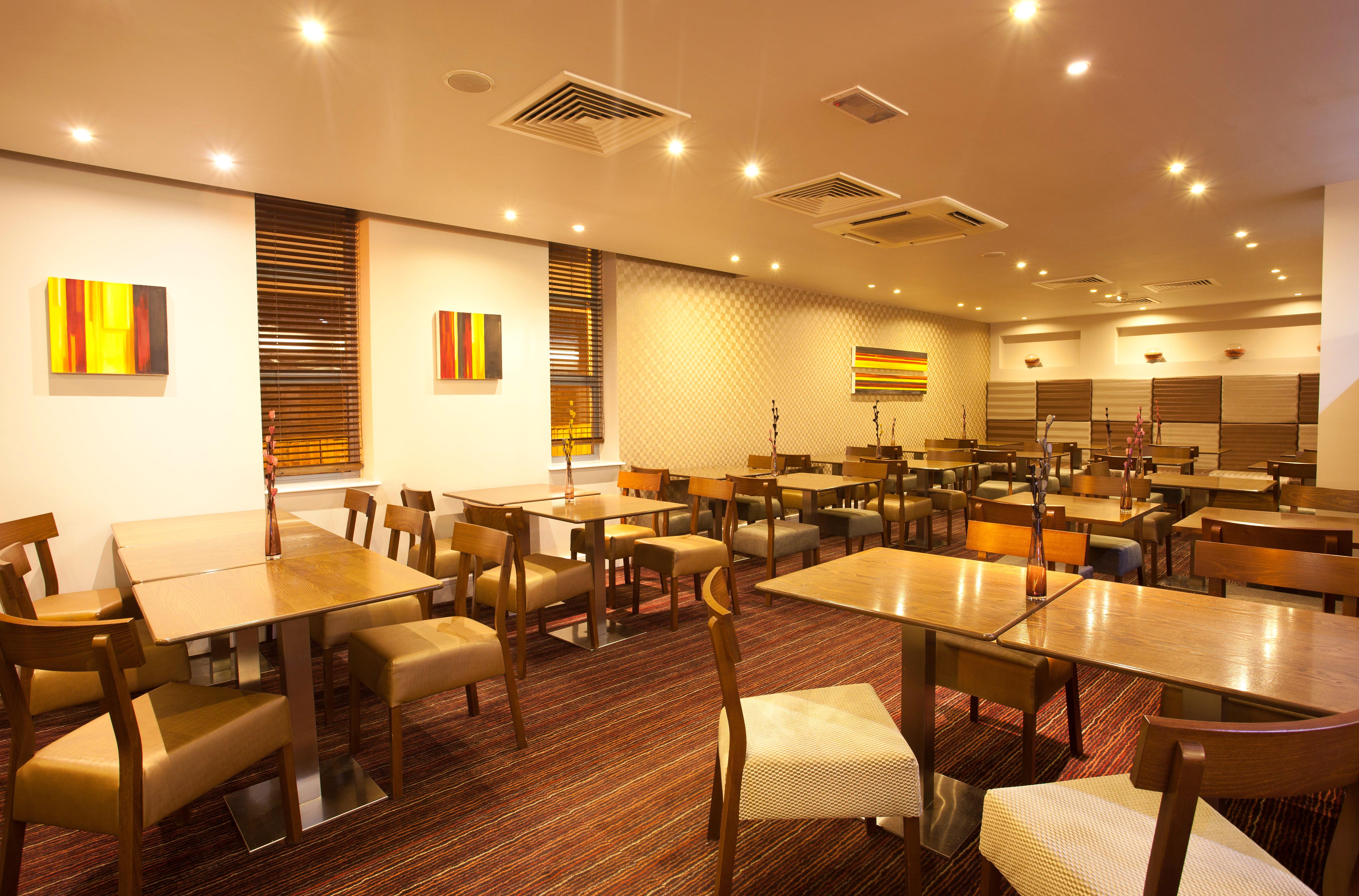 هتل Holiday Inn Express London - Croydon لندن