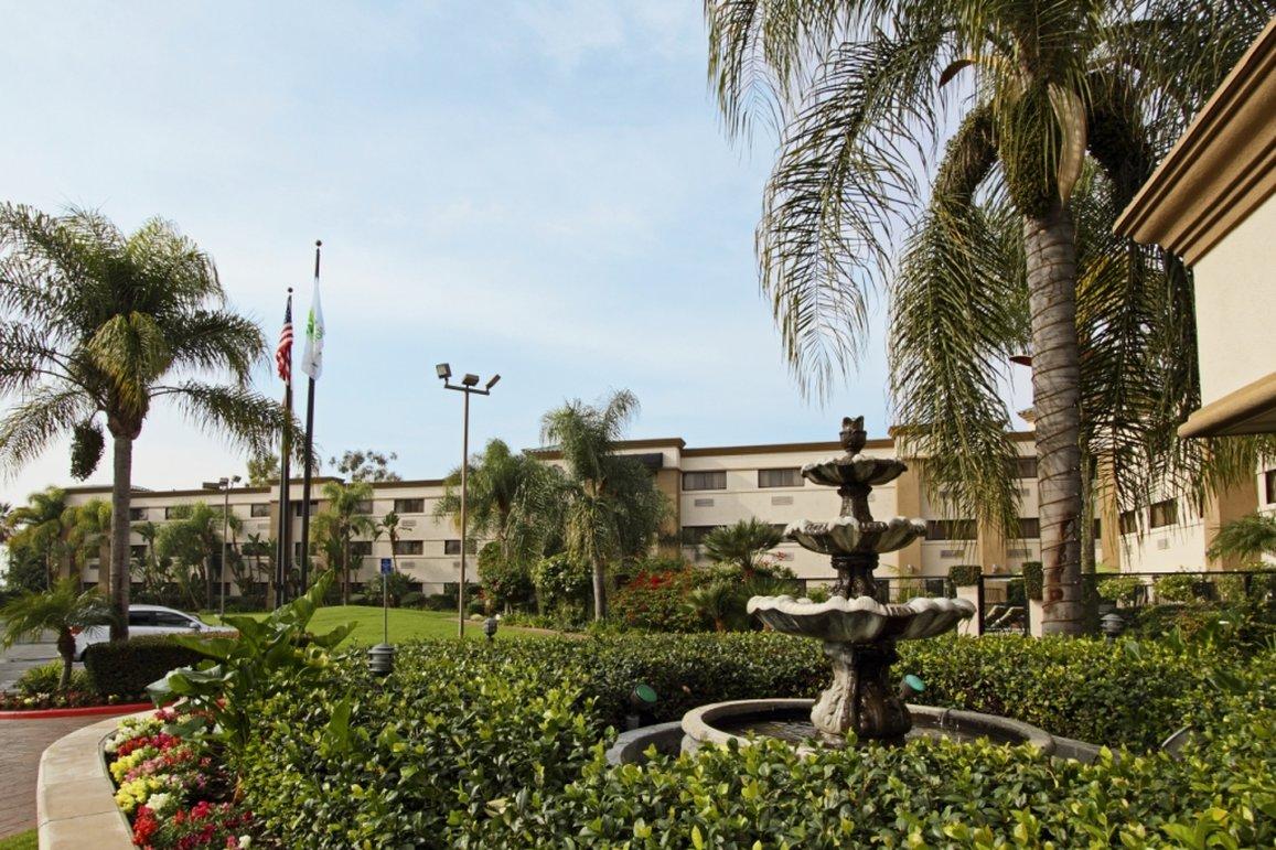 هتل Holiday Inn Santa Ana - Orange County Airport سانتا آنا